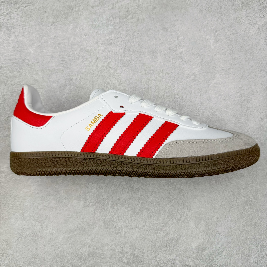 图片[8]-＃特价福利 AD Original Samba OG/Gazelle Indoor Trainers 复古经典轻便板鞋 口碑大厂出品 品控大底版型不断改良更新 全套原纸板楦头开发 确保原汁原味 完美呈现桑巴版型 一比一鞋头弧度高度鞋身弧度 此版本只针对中端市场 皮料材质有所更替 其他数据细节工艺流程均保持一致 绝不口嗨 细节品控鞋型随意对比 正确烫金高频细节 原装纳米超迁皮料 独家私模橡胶大底 原盒原配 这款桑巴鞋展示了高质量的工艺 带有装饰的超锁缝制和无缝的手感 柔软、柔软的皮革造型和标志性的3条纹完成了精致的外观 正规合身鞋带 鞋面上有绒面鞋垫 橡胶鞋底 享受正畸套筒软感 自50年代首次亮相以来就一直在赢得粉丝的青睐 尺码：36 36.5 37.5 38 38.5 39 40 40.5 41 42 42.5 43 44 44.5 45-选品中心