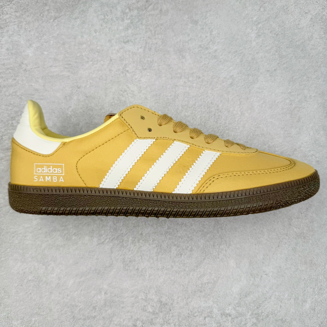 图片[6]-＃特价福利 AD Original Samba OG/Gazelle Indoor Trainers 复古经典轻便板鞋 口碑大厂出品 品控大底版型不断改良更新 全套原纸板楦头开发 确保原汁原味 完美呈现桑巴版型 一比一鞋头弧度高度鞋身弧度 此版本只针对中端市场 皮料材质有所更替 其他数据细节工艺流程均保持一致 绝不口嗨 细节品控鞋型随意对比 正确烫金高频细节 原装纳米超迁皮料 独家私模橡胶大底 原盒原配 这款桑巴鞋展示了高质量的工艺 带有装饰的超锁缝制和无缝的手感 柔软、柔软的皮革造型和标志性的3条纹完成了精致的外观 正规合身鞋带 鞋面上有绒面鞋垫 橡胶鞋底 享受正畸套筒软感 自50年代首次亮相以来就一直在赢得粉丝的青睐 尺码：36 36.5 37.5 38 38.5 39 40 40.5 41 42 42.5 43 44 44.5 45-选品中心