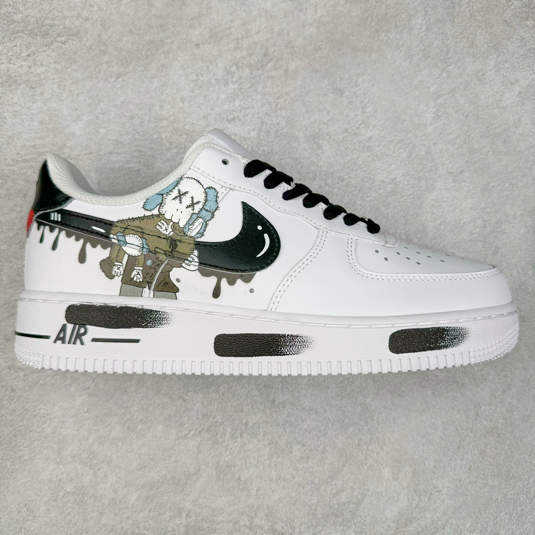 NK Air Force 1´07 Low 空军一号低帮百搭休闲运动板鞋 CW2288-111 柔软、弹性十足的缓震性能和出色的中底设计 横跨复古与现代的外型结合 造就出风靡全球 三十多年的Force 1 直到今天还深受青睐 尺码：36 36.5 37.5 38 38.5 39 40 40.5 41 42 42.5 43 44 44.5 45-选品中心