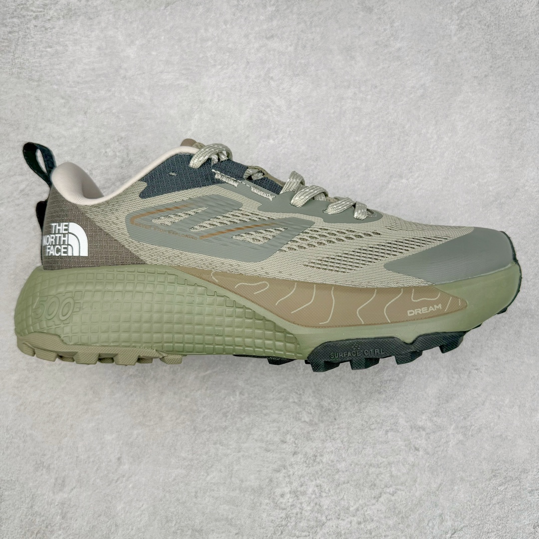 THE NORTH FACE 北面防滑耐磨防水低帮户外功能鞋 有许多相当专业的户外爱好者 非常关心像是越野跑、专业登山鞋等一系列的户外鞋款开箱 本次介绍比较不一样的休闲机能鞋 带来登山朋友爱用的户外品牌北面The North Face的休闲系列徒步鞋款介绍，希望能提供大家于生活与轻旅行的不同选择。不少户外运动爱好者喜欢的专业登山品牌（北面）The North Face自1966年创立，由两位热爱登山徒步的年轻登山者于美西旧金山开创，不断透过研发与创新，并且将最先进的技术结合在服装与鞋款设计，生产多种外型帅气且专业能力非常强的户外服饰，备受欢迎。户外版有许多相当专业的户外爱好者，非常关心像是越野跑、专业登山鞋等一系列的户外鞋款开箱，本次介绍比较不一样的休闲机能鞋，带来登山朋友爱用的户外品牌北面The North Face的休闲系列徒步鞋款介绍，希望能提供大家于生活与轻旅行的不同选择。此鞋并非归类在专业登山鞋家族中，而是以高性价比、适合日常训练作为主推卖点，对登山初学的朋友来说，这双鞋耐磨与耐穿程度更是入手的绝佳理由，但是对进阶登山者而言，此鞋可能无法战胜难度更高的徒步登山路线。脚感与登山靴的稳健非常不一样，也不是越野跑鞋的野性、更非慢跑鞋的敏捷，个人觉得此鞋足感非常独特，XtraFoam中底的泡沫材质非常柔软，即使没有鞋带系统辅助，但是EXTS外底抓地系统底纹够深，每一步都十分平稳。尺码：39 40 40.5 41 42 42.5 43 44 44.5 45-选品中心