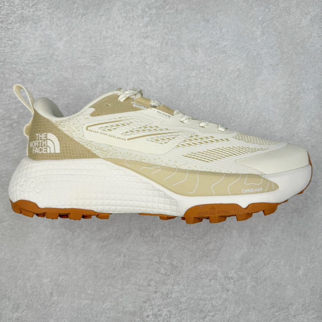 THE NORTH FACE 北面防滑耐磨防水低帮户外功能鞋 有许多相当专业的户外爱好者 非常关心像是越野跑、专业登山鞋等一系列的户外鞋款开箱 本次介绍比较不一样的休闲机能鞋 带来登山朋友爱用的户外品牌北面The North Face的休闲系列徒步鞋款介绍，希望能提供大家于生活与轻旅行的不同选择。不少户外运动爱好者喜欢的专业登山品牌（北面）The North Face自1966年创立，由两位热爱登山徒步的年轻登山者于美西旧金山开创，不断透过研发与创新，并且将最先进的技术结合在服装与鞋款设计，生产多种外型帅气且专业能力非常强的户外服饰，备受欢迎。户外版有许多相当专业的户外爱好者，非常关心像是越野跑、专业登山鞋等一系列的户外鞋款开箱，本次介绍比较不一样的休闲机能鞋，带来登山朋友爱用的户外品牌北面The North Face的休闲系列徒步鞋款介绍，希望能提供大家于生活与轻旅行的不同选择。此鞋并非归类在专业登山鞋家族中，而是以高性价比、适合日常训练作为主推卖点，对登山初学的朋友来说，这双鞋耐磨与耐穿程度更是入手的绝佳理由，但是对进阶登山者而言，此鞋可能无法战胜难度更高的徒步登山路线。脚感与登山靴的稳健非常不一样，也不是越野跑鞋的野性、更非慢跑鞋的敏捷，个人觉得此鞋足感非常独特，XtraFoam中底的泡沫材质非常柔软，即使没有鞋带系统辅助，但是EXTS外底抓地系统底纹够深，每一步都十分平稳。尺码：39 40 40.5 41 42 42.5 43 44 44.5 45-选品中心