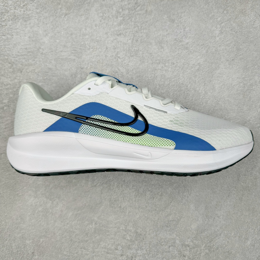 ＃TG纯原 NK Revolution 13 Wide 回游者13代系列低帮轻质缓震透气休闲运动跑步鞋“网织白蓝”FD6454-103 无论你是跑步新手还是迫切想提速的专业跑者，Nike Downshifter 13 公路跑步鞋都能伴你轻松驾驭。鞋面结合缓震耐穿性能，为你造就又一个得力装备，或是助你朝着目标迈进。尺码：39 40 40.5 41 42 42.5 43 44 44.5 45-选品中心