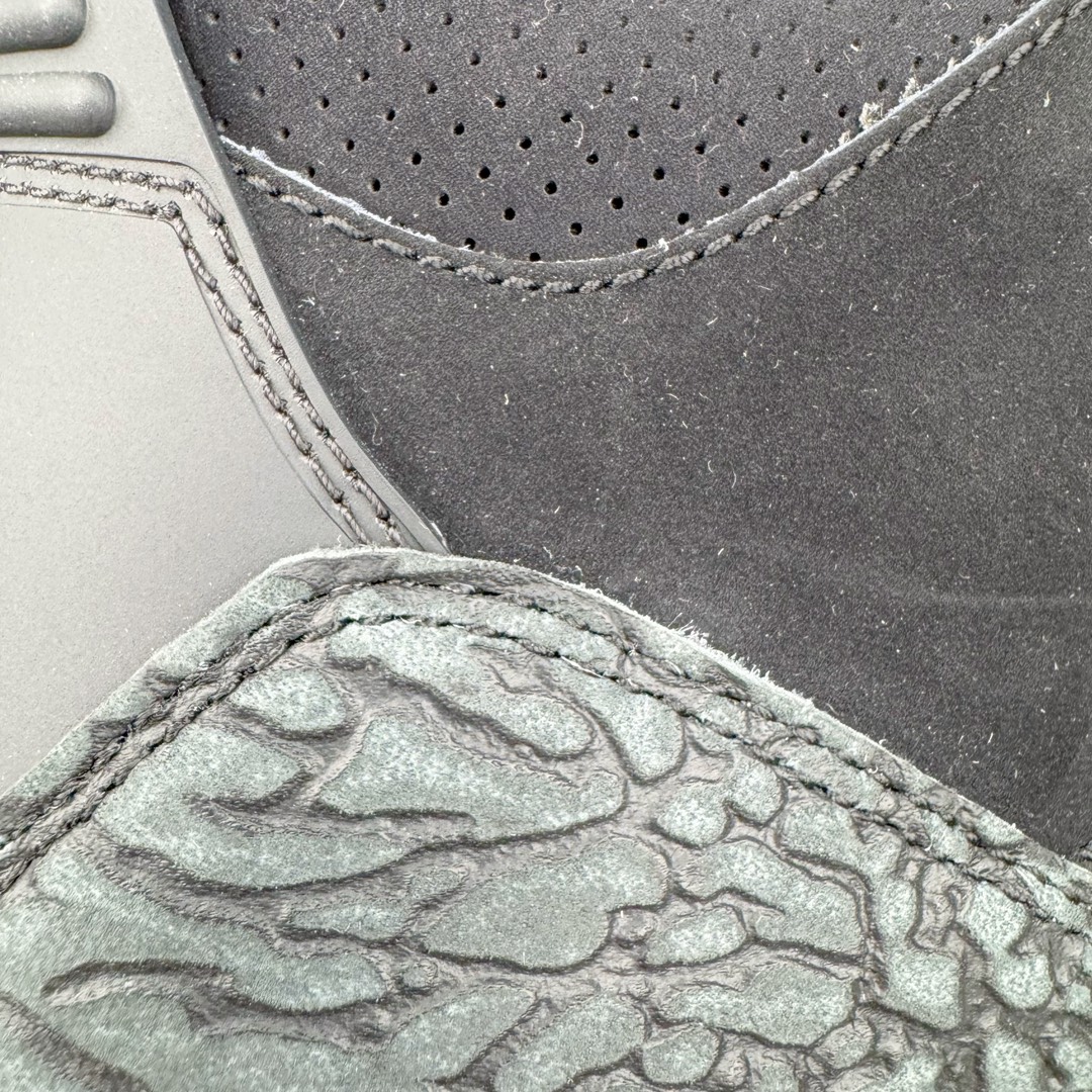 图片[18]-＃QD纯原 Air Jordan AJ3 Retro 黑猫 CK9246-168 圈内最强三代系列 匠心打造 开发时长超过半年 目前可过各类鉴定或无法鉴定 裸鞋随便操作 全套原纸板楦头开发 原厂大底磨具加持立体防滑纹理 原装可视Air Sole气垫 原汁原味最完美的三代版型 唯一正确鞋头趴度弧度高度鞋身腰线 原厂TPU彩虹扎染后跟饰片 正确内里反口里网布 皮料菱角分明不变形无多余毛边 广东原厂zp同批次手工大底描漆拉丝 市场唯一原厂鞋扣模具 原厂织唛标 原厂飞人电绣工艺 尾指中部跳三针 独家绑鞋带手法 印刷中底布 四线拉帮 米色美纹纸贴合固定 进口港宝加持 后跟自然饱满 全鞋荧光划线卡点 追求极致完美 每一双都是工艺品 多重QC质检 超越公司货的品控标准 实实在在的免检产品 尺码：40 40.5 41 42 42.5 43 44 44.5 45 45.5 46 47.5 48.5-选品中心