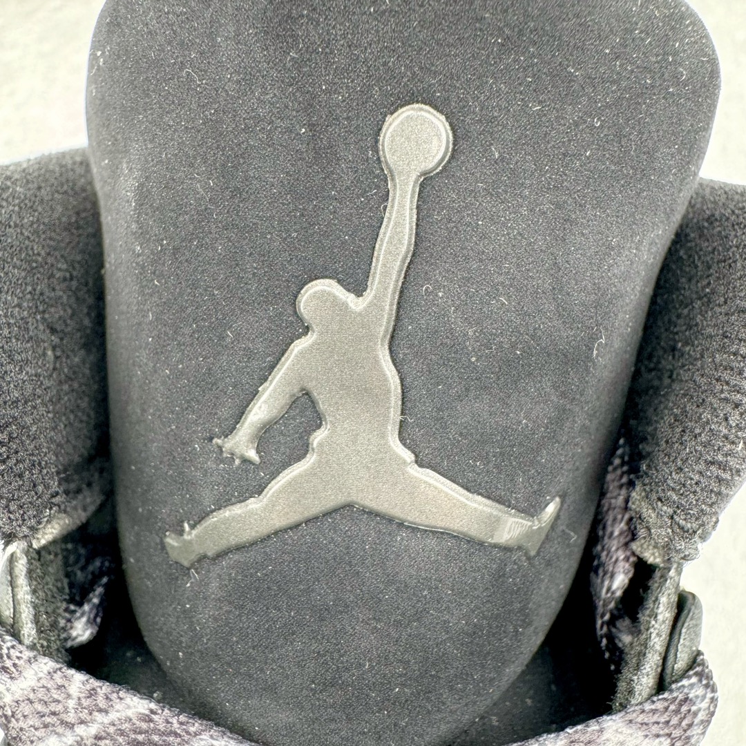 图片[15]-＃QD纯原 Air Jordan AJ3 Retro 黑猫 CK9246-168 圈内最强三代系列 匠心打造 开发时长超过半年 目前可过各类鉴定或无法鉴定 裸鞋随便操作 全套原纸板楦头开发 原厂大底磨具加持立体防滑纹理 原装可视Air Sole气垫 原汁原味最完美的三代版型 唯一正确鞋头趴度弧度高度鞋身腰线 原厂TPU彩虹扎染后跟饰片 正确内里反口里网布 皮料菱角分明不变形无多余毛边 广东原厂zp同批次手工大底描漆拉丝 市场唯一原厂鞋扣模具 原厂织唛标 原厂飞人电绣工艺 尾指中部跳三针 独家绑鞋带手法 印刷中底布 四线拉帮 米色美纹纸贴合固定 进口港宝加持 后跟自然饱满 全鞋荧光划线卡点 追求极致完美 每一双都是工艺品 多重QC质检 超越公司货的品控标准 实实在在的免检产品 尺码：40 40.5 41 42 42.5 43 44 44.5 45 45.5 46 47.5 48.5-选品中心