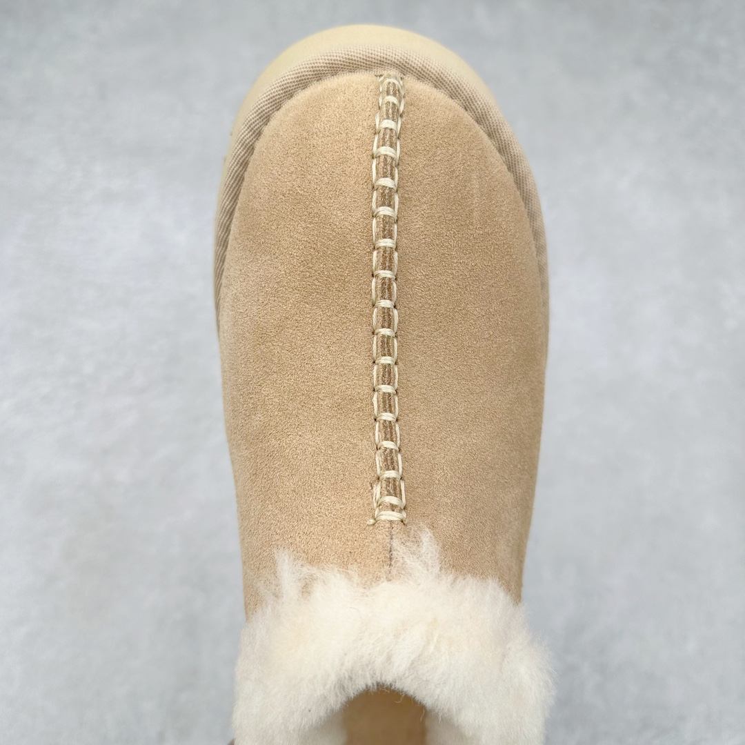 图片[4]-＃GD UGG 2510经典秋冬羊皮毛一体雪地靴 隆丰A级澳洲进口羊皮毛一体 完全遵循ZP工艺流程 代工厂原厂版师 秉承无原鞋不开发选择 注重每一处细节 市面最正版型 TREADLITE\\\”轻翼\\\”科技外底 轻便/耐用/柔韧/桩型【售后郑重承诺】一个月内若出现重大脱胶/断底等质量问题 直接为您换新 翻毛皮鞋面 细腻亲肤再生聚酯纤维滚边 舒适易打理 保暖性佳 UGG plush™ 里衬和内底 茸软亲肤 舒适暖足 经典鞋型搭配轻盈厚底 稳稳拿捏秋冬出街时髦造型 Treadlite by UGG 轻翼大底 轻盈缓震 为双足减负 舒适轻便 助你轻松畅玩整天 尺码：35 36 37 38 39 40-选品中心