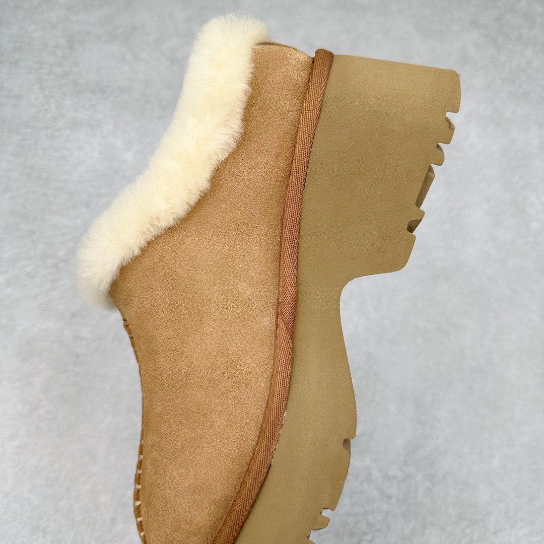 图片[7]-＃GD UGG 2510经典秋冬羊皮毛一体雪地靴 隆丰A级澳洲进口羊皮毛一体 完全遵循ZP工艺流程 代工厂原厂版师 秉承无原鞋不开发选择 注重每一处细节 市面最正版型 TREADLITE\\\”轻翼\\\”科技外底 轻便/耐用/柔韧/桩型【售后郑重承诺】一个月内若出现重大脱胶/断底等质量问题 直接为您换新 翻毛皮鞋面 细腻亲肤再生聚酯纤维滚边 舒适易打理 保暖性佳 UGG plush™ 里衬和内底 茸软亲肤 舒适暖足 经典鞋型搭配轻盈厚底 稳稳拿捏秋冬出街时髦造型 Treadlite by UGG 轻翼大底 轻盈缓震 为双足减负 舒适轻便 助你轻松畅玩整天 尺码：35 36 37 38 39 40-选品中心