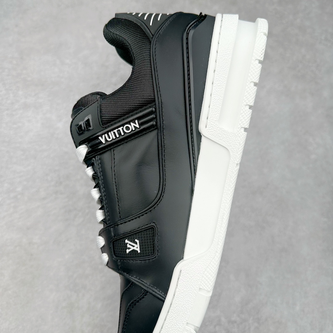 图片[7]-Louis Vuitton Trainer lv时装走秀运动鞋 高尔夫系列 全网最全配色更新最快 最成熟的做工稳定的品控 完美鞋型超高的清洁度 零毛边线头瑕疵 全套原楦原纸版原鞋开模 全网最具灵魂的版型 正确原装黄色鞋盒 正确中底印花 鞋面印花3D高频深度立体 全鞋电脑针车 紧密相连 针距密度一致 环保乳胶注塑鞋垫 厚度脚感还原原版 皮面裁剪部位 统一油边封口工艺 原装橡胶大底含胶量大底组合零偏差 专柜全套包装 防尘袋 说明书 质保卡 男女鞋 尺码：35 36 37 38 39 40 41 42 43 44 45-选品中心