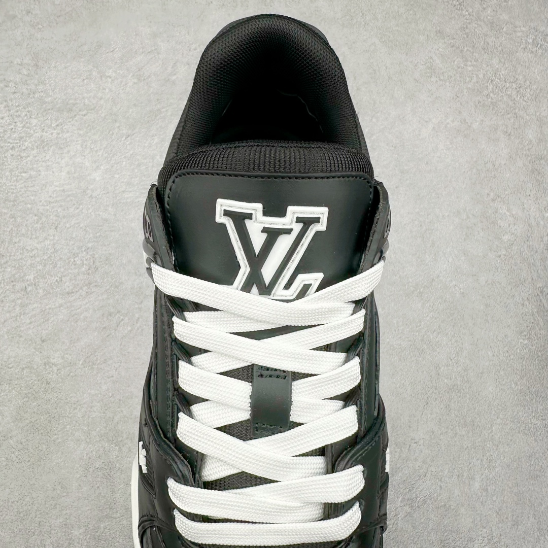 图片[5]-Louis Vuitton Trainer lv时装走秀运动鞋 高尔夫系列 全网最全配色更新最快 最成熟的做工稳定的品控 完美鞋型超高的清洁度 零毛边线头瑕疵 全套原楦原纸版原鞋开模 全网最具灵魂的版型 正确原装黄色鞋盒 正确中底印花 鞋面印花3D高频深度立体 全鞋电脑针车 紧密相连 针距密度一致 环保乳胶注塑鞋垫 厚度脚感还原原版 皮面裁剪部位 统一油边封口工艺 原装橡胶大底含胶量大底组合零偏差 专柜全套包装 防尘袋 说明书 质保卡 男女鞋 尺码：35 36 37 38 39 40 41 42 43 44 45-选品中心