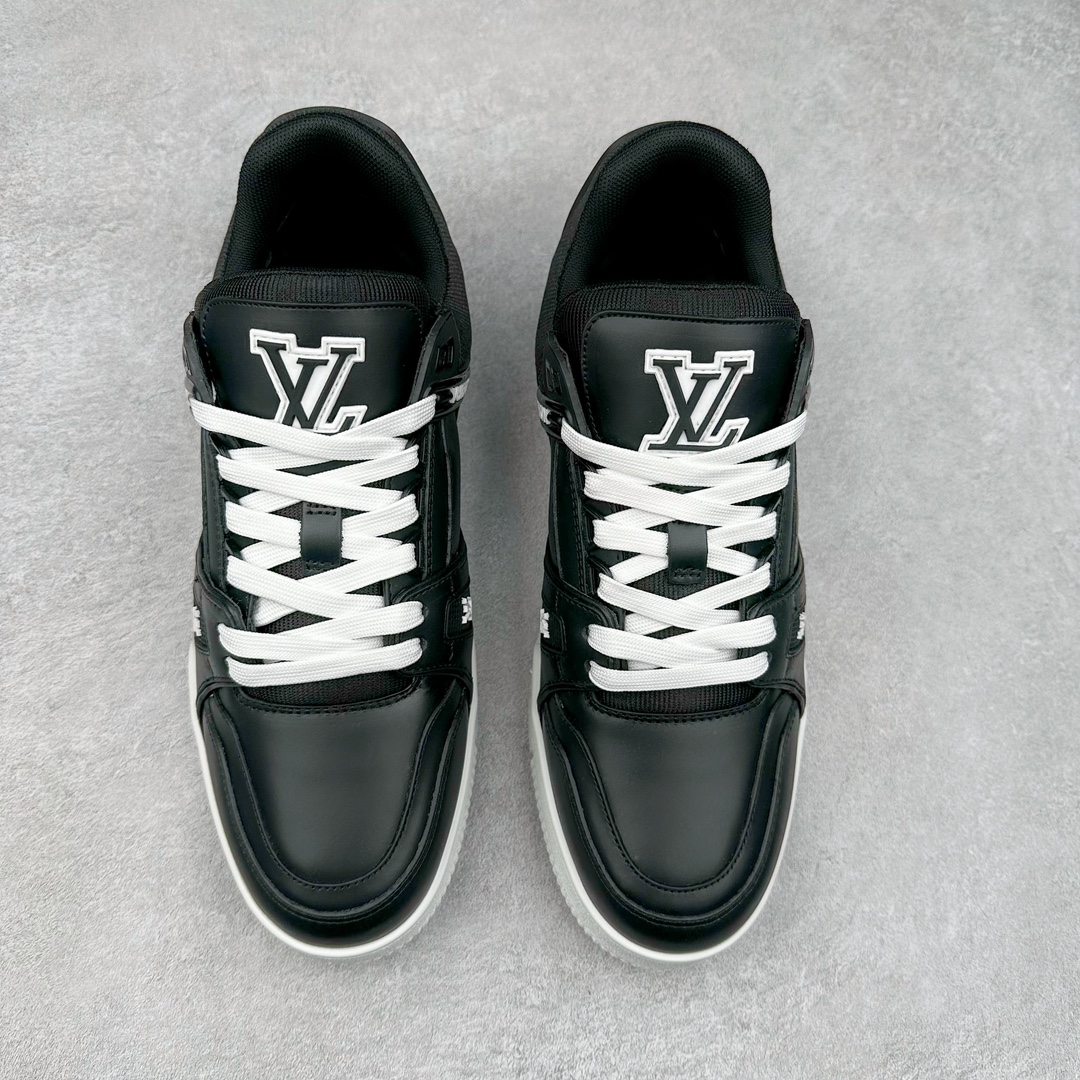 图片[2]-Louis Vuitton Trainer lv时装走秀运动鞋 高尔夫系列 全网最全配色更新最快 最成熟的做工稳定的品控 完美鞋型超高的清洁度 零毛边线头瑕疵 全套原楦原纸版原鞋开模 全网最具灵魂的版型 正确原装黄色鞋盒 正确中底印花 鞋面印花3D高频深度立体 全鞋电脑针车 紧密相连 针距密度一致 环保乳胶注塑鞋垫 厚度脚感还原原版 皮面裁剪部位 统一油边封口工艺 原装橡胶大底含胶量大底组合零偏差 专柜全套包装 防尘袋 说明书 质保卡 男女鞋 尺码：35 36 37 38 39 40 41 42 43 44 45-选品中心