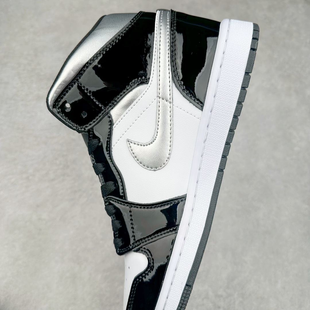 图片[7]-＃K版 Air Jordan AJ1 Mid 中帮 HV0789-010 原厂内置全掌气垫 A模大底 头层小牛皮 鞋舌AJ原厂专用牛津布+AJ专用反口珍珠布+原厂无杂质高弹内里海棉 特殊封边弹力鞋带 全网唯一头层牛皮 原鞋开模 拒绝公底 购置公司同步原材料 原汁原味 忠于原版‼️尺码：36 36.5 37.5 38 38.5 39 40 40.5 41 42 42.5 43 44 44.5 45 46 47.5-选品中心