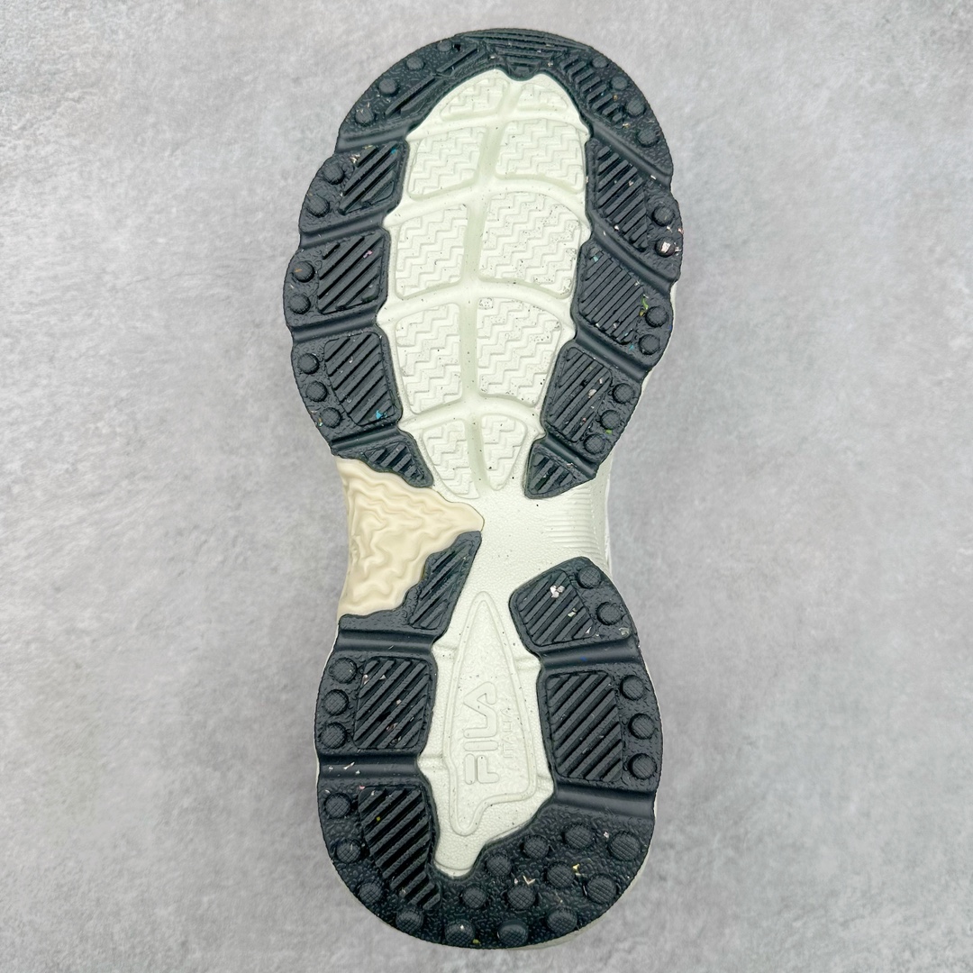 图片[9]-FILA FUSION Fluid 斐乐摩登潮牌防滑耐磨轻便运动鞋 FUSION 系列传承了 FILA 的百年基因，融入年轻运动及潮流文化，成为引领变革、创新突破的一代。以“1+N” 的跨界合作模式重现经典的同时创造经典。带来最出其不意的跨界合作惊喜。同时，FILAFUSION把FILA 的 DNA 融入到定制体验里，你可以随心制造厲于你的产品。FILA FUSION 的鞋家族涵盖了老爹鞋、跑步鞋、网球鞋、季节款。风格复古新潮，满足了时尚人士出行及各类运动的搭配需求，成为当下年轻人筷拥的鞋类品牌之一。FILA FUSION 走进年轻人的世界，通过年轻人运动，街舞，滑板，篮球，展现 FILA FUSION 的潮流态度和年轻文化。FILA FUSION 认为末来属于引领变革、创新突破的年轻一代，让我们一起构成 FILA 未来的蓝图吧！尺码：35.5 36 36.5 37.5 38 38.5 39 40 40.5 41 42 42.5 43 44 44.5 45 45.5-选品中心