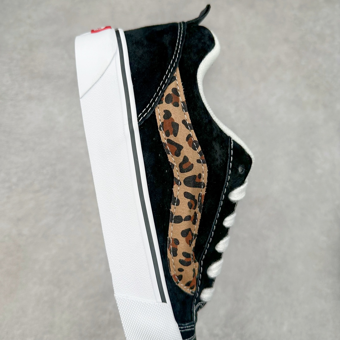 图片[6]-Vans Knu Skool 豹纹 万斯低帮复古休闲硫化面包鞋 肥胖版大LOGO原版全皮猪八面料 鞋身采用顶级纯黑麂皮 饰条釆用豹纹LOGO 章显潮流时尚 黑色元素尽显百搭 自带野性 霸气 性感的感觉 冬季出行必备 货号：VN000D2GBA2 尺码：35 36 36.5 37 38 38.5 39 40 40.5 41 42 42.5 43 44-选品中心