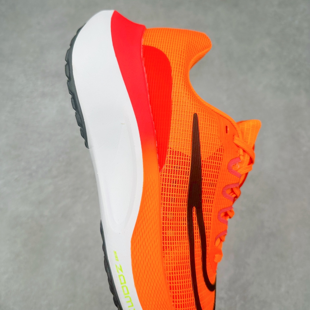 图片[6]-＃特价福利 NK Zoom Fly 5 飞行5代马拉松系列低帮透气休闲运动慢跑鞋 NK旗下跑鞋阵容持续迎来新成员 今回正式登场的鞋型为 Zoom Fly 5 全鞋大量采用回收材料制成 鞋面搭载创新 Flyknit 技术打造的编织网眼 同时考量了舒适、性能与可持续性 采用大型 ZoomX 中底与 Swoosh 徽标注入等变化 鞋侧还有「Push Limits + Break Barriers」字样叙述 尺码：36 36.5 37.5 38 38.5 39 40 40.5 41 42 42.5 43 44 44.5 45-选品中心