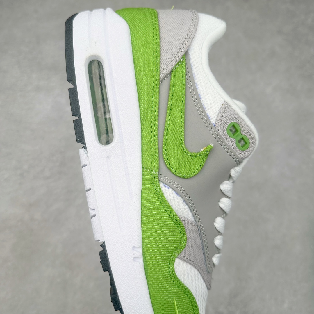 图片[6]-NK Air Max 1 初代复古气垫慢跑鞋 HF1012-300 由Tinker Hatfeld和Mark Parker在1987年设计 灵感来自于巴黎蓬皮杜中心 在参观了蓬皮杜中心之后提出了Air Max的标志性开窗可视气垫的理念 并将其实际开发成功 是NK史上第一双可视气垫跑鞋 凭借着Air Max气垫带来的舒适脚感和鞋面面料上的不断精进才使得Air Max 1在现如今都是复古慢跑鞋的首选 深厚的历史渊源 独特的流线形设计 极为复古的外观使得它深受鞋迷的喜爱 尺码：36 36.5 37.5 38 38.5 39 40 40.5 41 42 42.5 43 44 44.5 45-选品中心