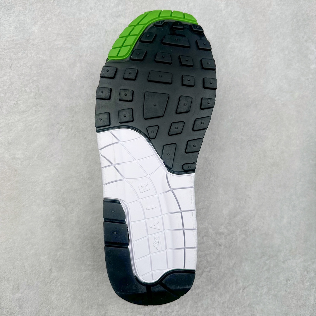 图片[9]-NK Air Max 1 初代复古气垫慢跑鞋 HF1012-300 由Tinker Hatfeld和Mark Parker在1987年设计 灵感来自于巴黎蓬皮杜中心 在参观了蓬皮杜中心之后提出了Air Max的标志性开窗可视气垫的理念 并将其实际开发成功 是NK史上第一双可视气垫跑鞋 凭借着Air Max气垫带来的舒适脚感和鞋面面料上的不断精进才使得Air Max 1在现如今都是复古慢跑鞋的首选 深厚的历史渊源 独特的流线形设计 极为复古的外观使得它深受鞋迷的喜爱 尺码：36 36.5 37.5 38 38.5 39 40 40.5 41 42 42.5 43 44 44.5 45-选品中心