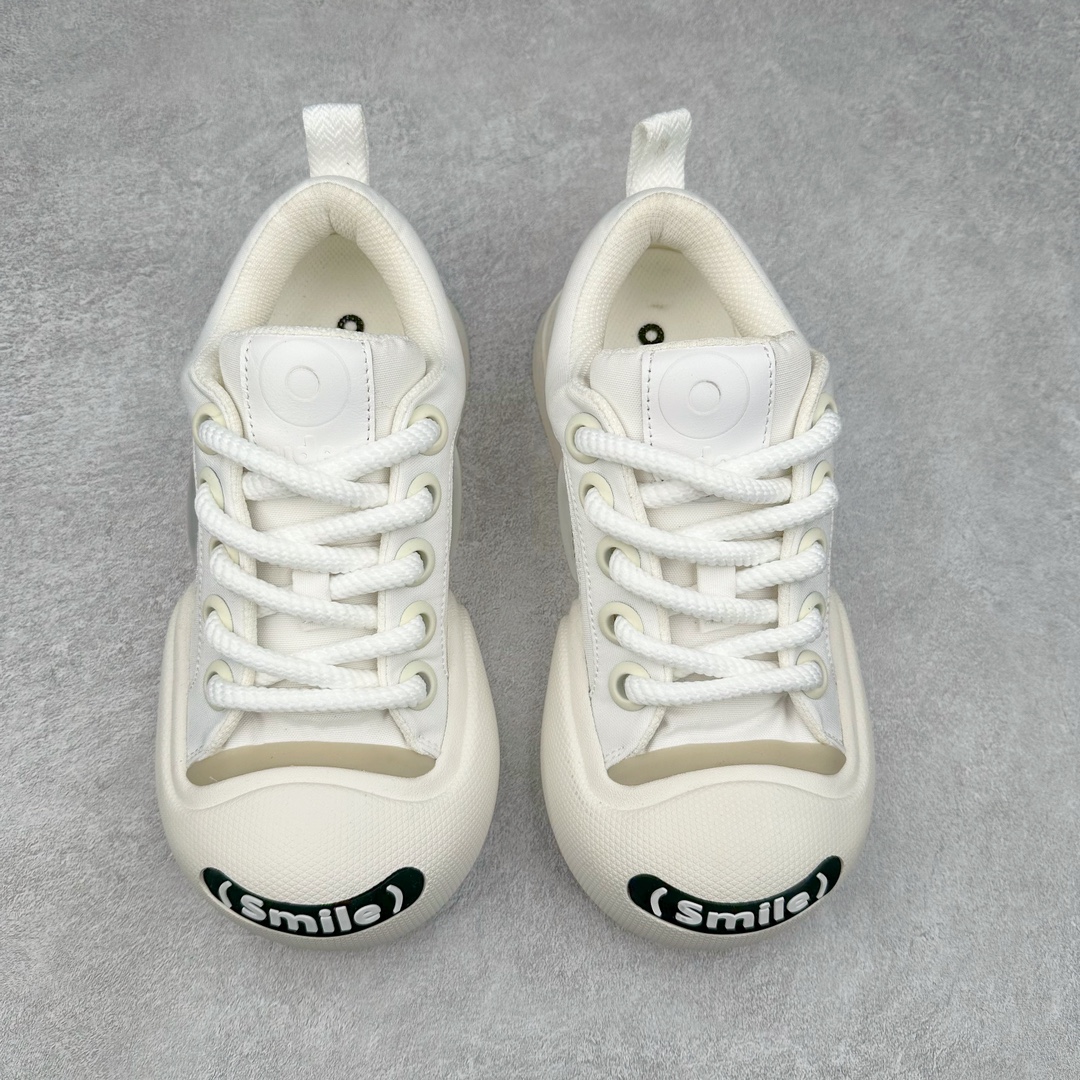 图片[2]-＃福利特价 Ouder 超级萌丑鞋 | 2023 ˢˢ 开口笑萌鞋 2023春夏新品 专柜新款大头开口笑帆布鞋系列～此品牌以丑萌膨胀设计风格备受关注，品牌旨在为当代男女打造年轻 潮流 时髦 不一样的美。新开口笑鞋面采用膨胀及宽体的设计语言，将鞋头与鞋身打造成极为夸张的宽体结构。兼具搭配与潮流属性随意穿搭 🔥 ♺鞋面 ：原版进口太空莫尼卡帆布 ♺内里 ：高密度透气网料 ♺垫脚 ：高密度透气网 ♺大底 ：原版开模轻发泡大底3cm ♺码数 ：35-40-选品中心