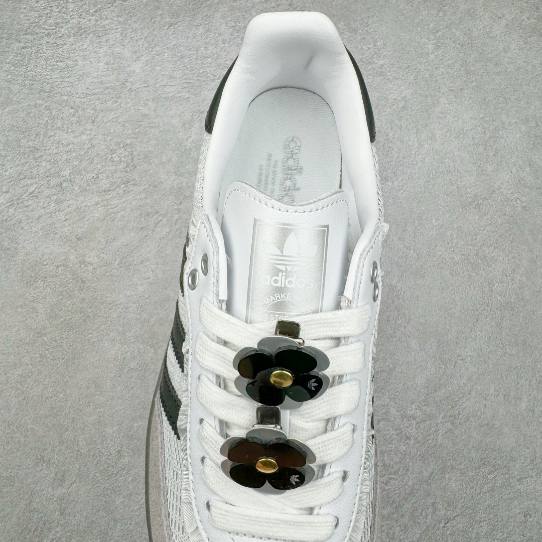 图片[5]-＃S2纯原 AD Original Samba OG 复古经典轻便板鞋 IH3371 原装头层牛皮加持 正确烫金高频细节 原装纳米超迁皮料 独家私模橡胶大底 原盒原配 正确黑色中底布 过宽过胶 这款桑巴鞋展示了高质量的工艺 带有装饰的超锁缝制和无缝的手感 柔软、柔软的皮革造型和标志性的3条纹完成了精致的外观 正规合身鞋带 鞋面上有绒面鞋垫 橡胶鞋底 享受正畸套筒软感 自50年代首次亮相以来就一直在赢得粉丝的青睐尺码：36 36.5 37.5 38 38.5 39 40 40.5 41 42 42.5 43 44 44.5 45-选品中心