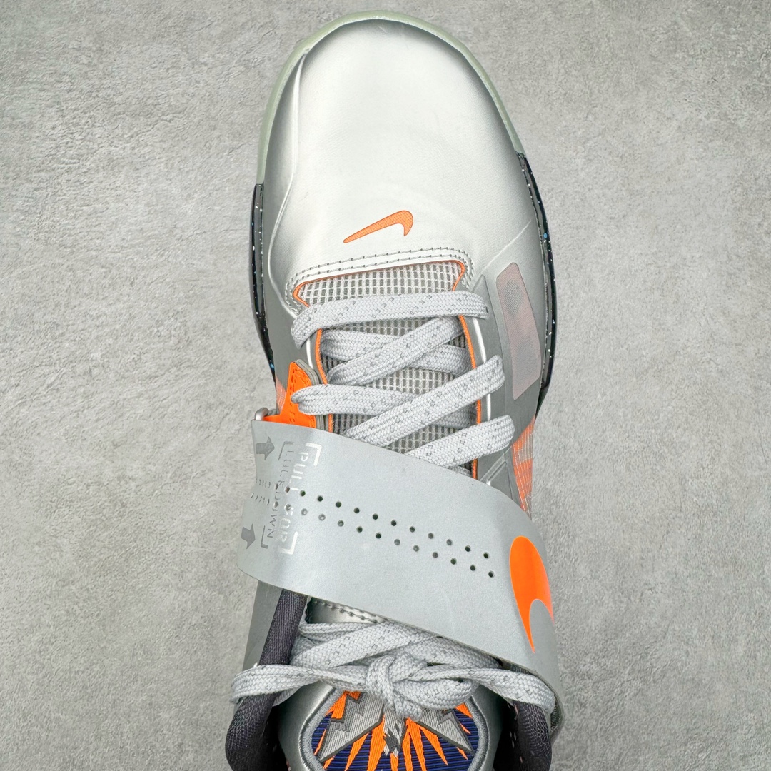 图片[4]-＃K版纯原 NK KD Ⅳ 杜兰特4代实战篮球鞋 全明星黑银 FD2635-001 绝迹单品 实战神鞋 Sneaker鞋柜必备 为了应杜兰特追求鞋子轻质 包裹强的要求 将轻盈的Hyperfuse 鞋面与Adaptive Fit黏扣带系统完美结合 大大提升了鞋子的包裏性能 同时鞋帮的高度也达到了杜兰特球鞋的新低 极大程度的解放了脚踝 搭配前掌的Zoom气垫 突破响应非常迅速 外底使用了闪电状的纹路设计 暗合杜兰特的称号 鞋底不规则纹路设计 带来良好的抓地力 尺码：40 40.5 41 42 42.5 43 44 44.5 45 46\\r-选品中心