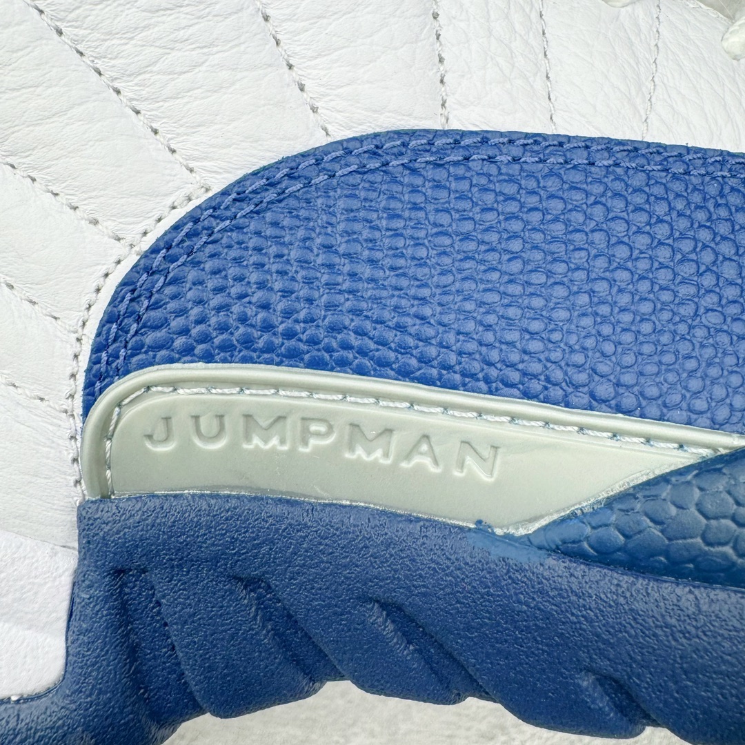 图片[20]-＃SZ纯原 Air Jordan AJ12 Retro 法国蓝 货号：130690-113 外贸特供批次 原楦原档案数据开模打造 原汁原味12代鞋型 进口原厂皮料 原厂碳板 原装材料 原厂定制金属扣 原厂电绣 支持与公司货全方位对比 只服务于5%懂鞋的高端客户 发国外可支持各种retail商店充正寄售 尺码：40 40.5 41 42 42.5 43 44 44.5 45 45.5 46 47.5 48.5-选品中心
