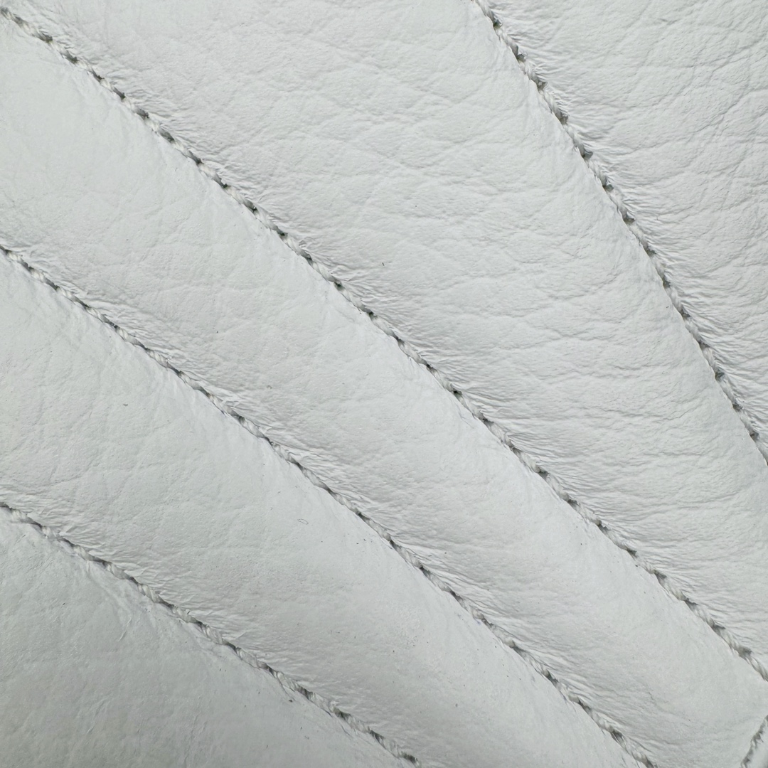 图片[18]-＃SZ纯原 Air Jordan AJ12 Retro 法国蓝 货号：130690-113 外贸特供批次 原楦原档案数据开模打造 原汁原味12代鞋型 进口原厂皮料 原厂碳板 原装材料 原厂定制金属扣 原厂电绣 支持与公司货全方位对比 只服务于5%懂鞋的高端客户 发国外可支持各种retail商店充正寄售 尺码：40 40.5 41 42 42.5 43 44 44.5 45 45.5 46 47.5 48.5-选品中心