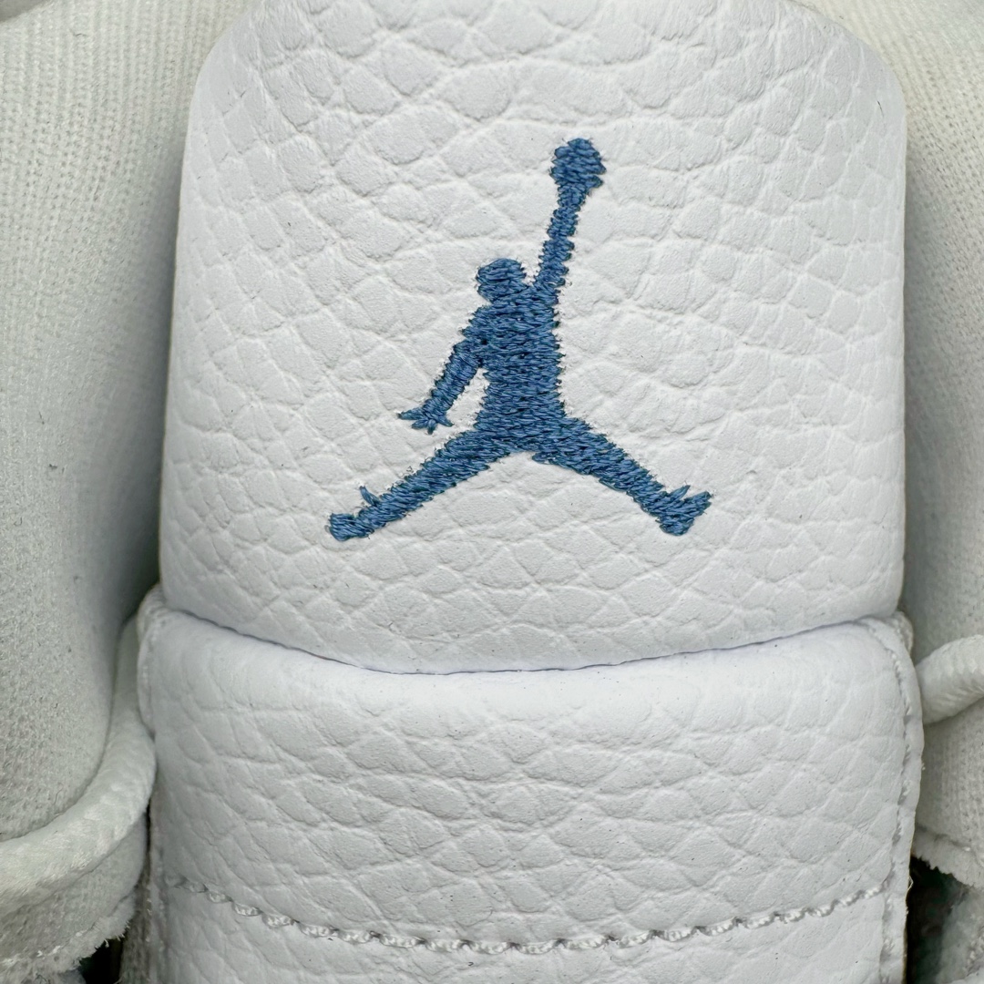 图片[15]-＃SZ纯原 Air Jordan AJ12 Retro 法国蓝 货号：130690-113 外贸特供批次 原楦原档案数据开模打造 原汁原味12代鞋型 进口原厂皮料 原厂碳板 原装材料 原厂定制金属扣 原厂电绣 支持与公司货全方位对比 只服务于5%懂鞋的高端客户 发国外可支持各种retail商店充正寄售 尺码：40 40.5 41 42 42.5 43 44 44.5 45 45.5 46 47.5 48.5-选品中心
