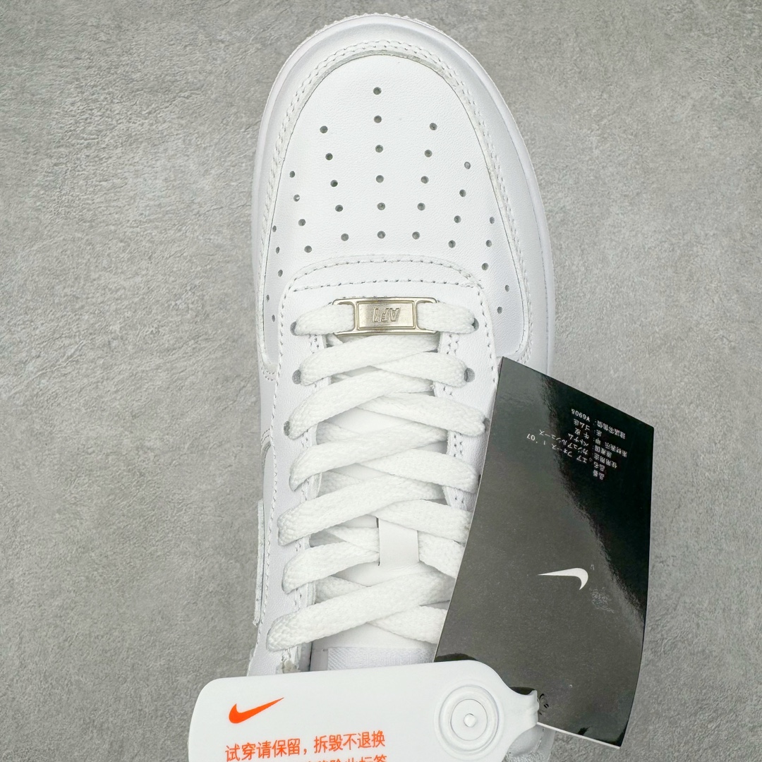 图片[4]-＃跑量神器 黑牌版本 NK Air Force 1 07 空军一号经典低帮板鞋 全白315122-111 全网最具性价比版本没有之一 2022全新楦头鞋型 鱼鳞大底 历时开发三个月 清洁度完美 二维码鞋标 内置芯片及solo气垫 大底高度及其弧度依照正品 钢印 logo刺绣 鞋口弧度 鞋头长度 鞋面冲孔 鞋垫背胶及钢印 完美鞋型对比正品 每一处都是细节满满 尺码：35.5 36 36.5 37.5 38 38.5 39 40 40.5 41 42 42.5 43 44 44.5 45-选品中心