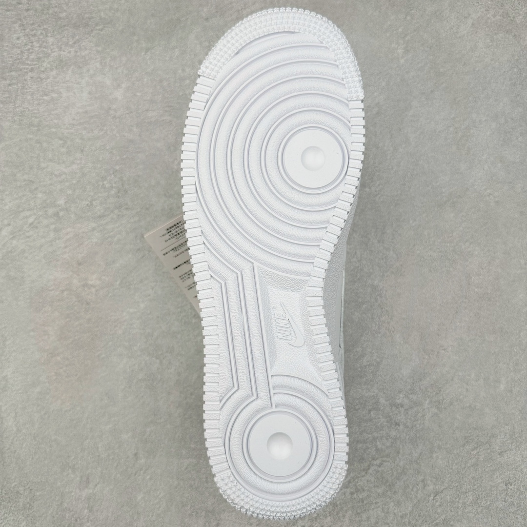 图片[9]-＃跑量神器 黑牌版本 NK Air Force 1 07 空军一号经典低帮板鞋 全白315122-111 全网最具性价比版本没有之一 2022全新楦头鞋型 鱼鳞大底 历时开发三个月 清洁度完美 二维码鞋标 内置芯片及solo气垫 大底高度及其弧度依照正品 钢印 logo刺绣 鞋口弧度 鞋头长度 鞋面冲孔 鞋垫背胶及钢印 完美鞋型对比正品 每一处都是细节满满 尺码：35.5 36 36.5 37.5 38 38.5 39 40 40.5 41 42 42.5 43 44 44.5 45-选品中心