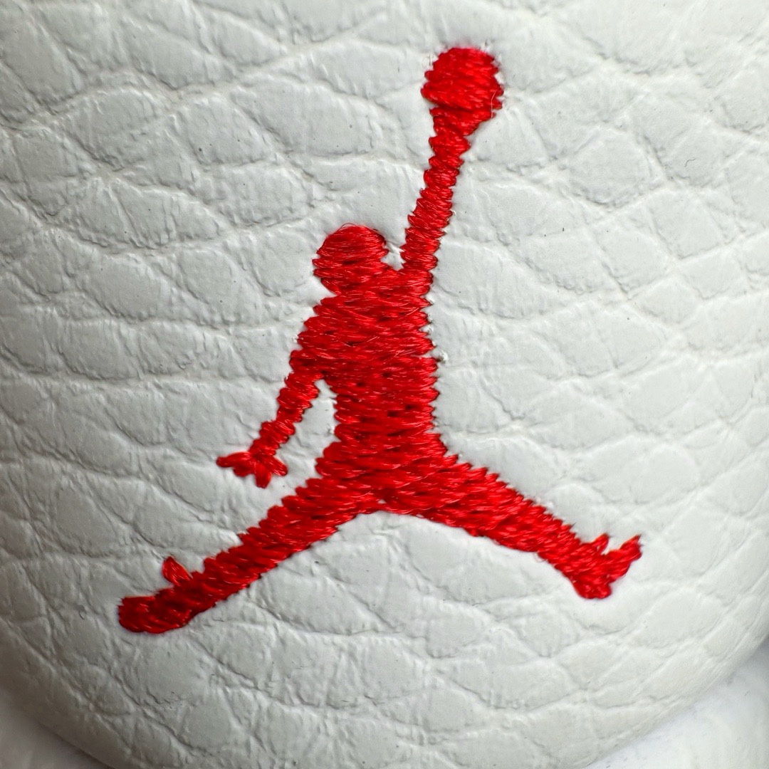 图片[11]-＃SZ纯原 Air Jordan AJ12 Retro 白黑红 货号：CT8013-162 外贸特供批次 原楦原档案数据开模打造 原汁原味12代鞋型 进口原厂皮料 原厂碳板 原装材料 原厂定制金属扣 原厂电绣 支持与公司货全方位对比 只服务于5%懂鞋的高端客户 发国外可支持各种retail商店充正寄售 尺码：40 40.5 41 42 42.5 43 44 44.5 45 45.5 46 47.5 48.5-选品中心