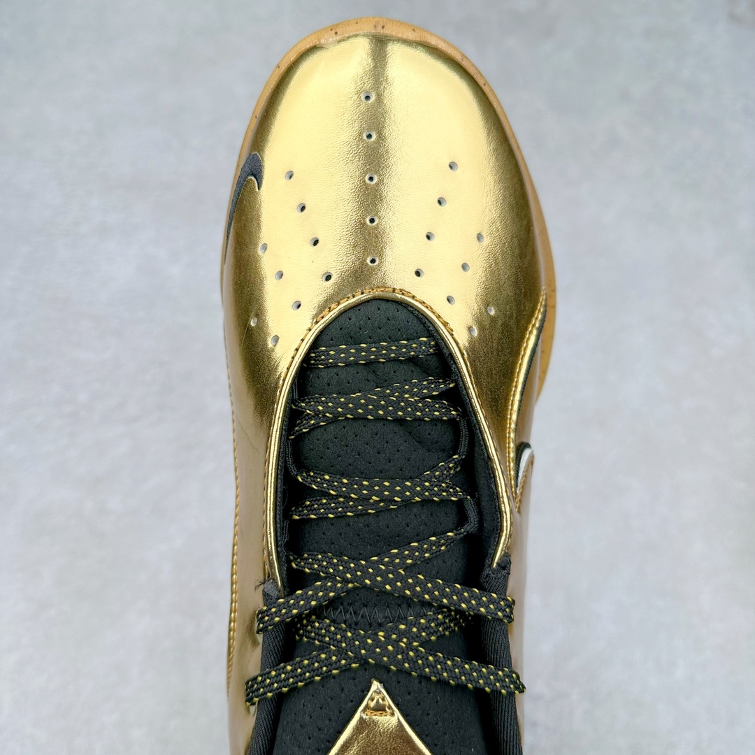 图片[4]-NK LeBron XXII 詹姆斯22代签名实战篮球鞋 FZ1095-103 采用全新中足鞋鞍翼结构，作为护栏保护的同时提供自然的控制感和稳定性，令下一代运动员能够自信锁定、起跳并突破极限。该鞋款中底还采用了Cushlon 2.0泡绵，以提升每一步的舒适感受，同时后掌与前掌的Air Zoom技术确保强劲的推进力和柔软的落地感。低帮设计助力运动员保持场地感，在维持控制的同时能够毫无拘束地移动。外底，包括抓地区域，专为支持关键动作而设计，例如勒布朗的试探步、反向转身、起跳和后撤步。LeBron XXII融合了性能与奢华，采用优质材料、高性能结构和精致细节，旨在满足从硬木球场到好莱坞聚光灯下多种场地与场景的需求。勒布朗的个人风格贯穿整双鞋款，从受其设计影响获得启发的大胆、颠覆性配色，到融入后跟的个人签名，赋予鞋款独特又极具个人特色的质感。尺码：40 40.5 41 42 42.5 43 44 44.5 45 46-选品中心