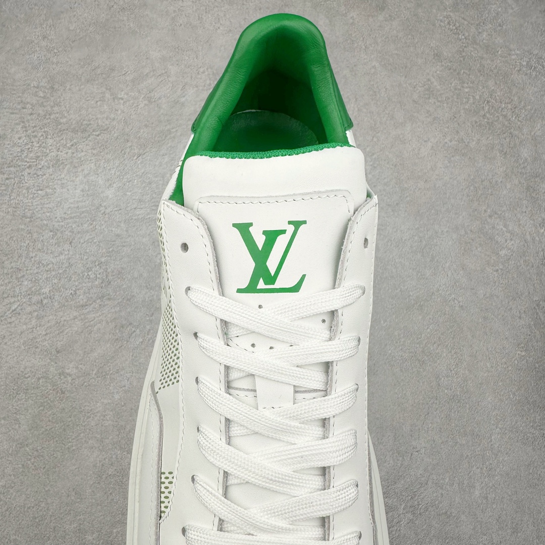 图片[5]-Louis Vuitton 路易威登 lv Time Out 低帮时尚运动板鞋 为舒软小牛皮革压印金属质感 Monogram 图案 再令 Louis 和vuitton 装饰点缀鞋带 与卢勒克斯金属线共同 释放莹泽光芒 搭配后部 Monogram帆布饰边和加厚胎面橡胶外底 鞋面胎牛皮和进口PVC制裁而成 高密度进口电脑车线工艺、经典LOGO跟PVC完美结合 原版大底开模 内里采用进口羊皮 超软皮内里+鞋垫 最新LV/路易威登 杨幂 关晓彤 官方等多明星网红同款 快手抖音等多平台热推 尺码：40 41 42 43 44 45-选品中心