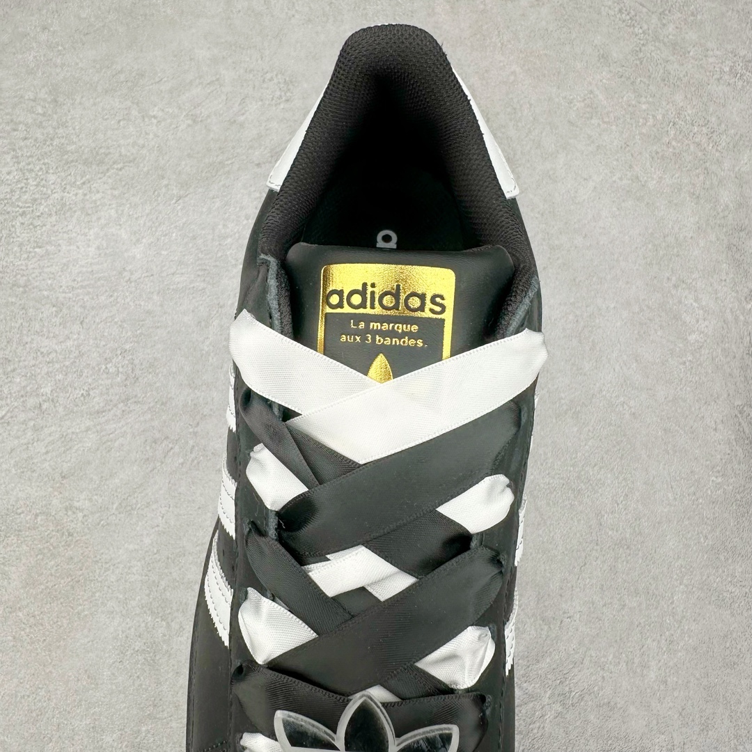 图片[5]-AD Originals Superstar 经典复古贝壳头板鞋 EG4959 诞生于1969年 是第一双将全皮面鞋 身与橡胶鞋头结合在一起的低帮篮球鞋 Superstar最开始 是作为高帮篮球鞋Pro Model的低帮版本而出现的 但因为其独特和醒目的橡胶鞋头造型而让大家熟知 被大家形象地称为\\\”shelltoe\\\”贝壳头 在70年代的美国职业篮球场上 接近3/4的NBA球员都将这双Superstar作为场上用鞋 80年代之后 经过不断的改良和发展 Superstar逐渐成为横跨时装、音乐、街头文化、休闲和运动等各大领域的时尚潮鞋 尺码：36 36.5 37 38 38.5 39 40 40.5 41 42 42.5 43 44 44.5 45-选品中心