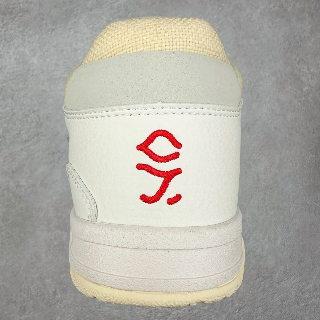 图片[8]-Travis Scott x Jordan AJ Cut The Check TS倒钩联名魔术贴篮球鞋 FZ8117-003 配色方面采用黑色为底 搭配棕色框架呈现 完美还原了初代倒钩的配色设计 细节方面 标志性的反钩Swoosh采用黑色点缀 鞋面还带有特殊的魔术贴细节 此外在鞋舌、后跟部分均带有Cactus Jack厂牌Logo 彰显鞋款特殊身份 尺码：36 36.5 37.5 38 38.5 39 40 40.5 41 42 42.5 43 44 44.5 45 46-选品中心