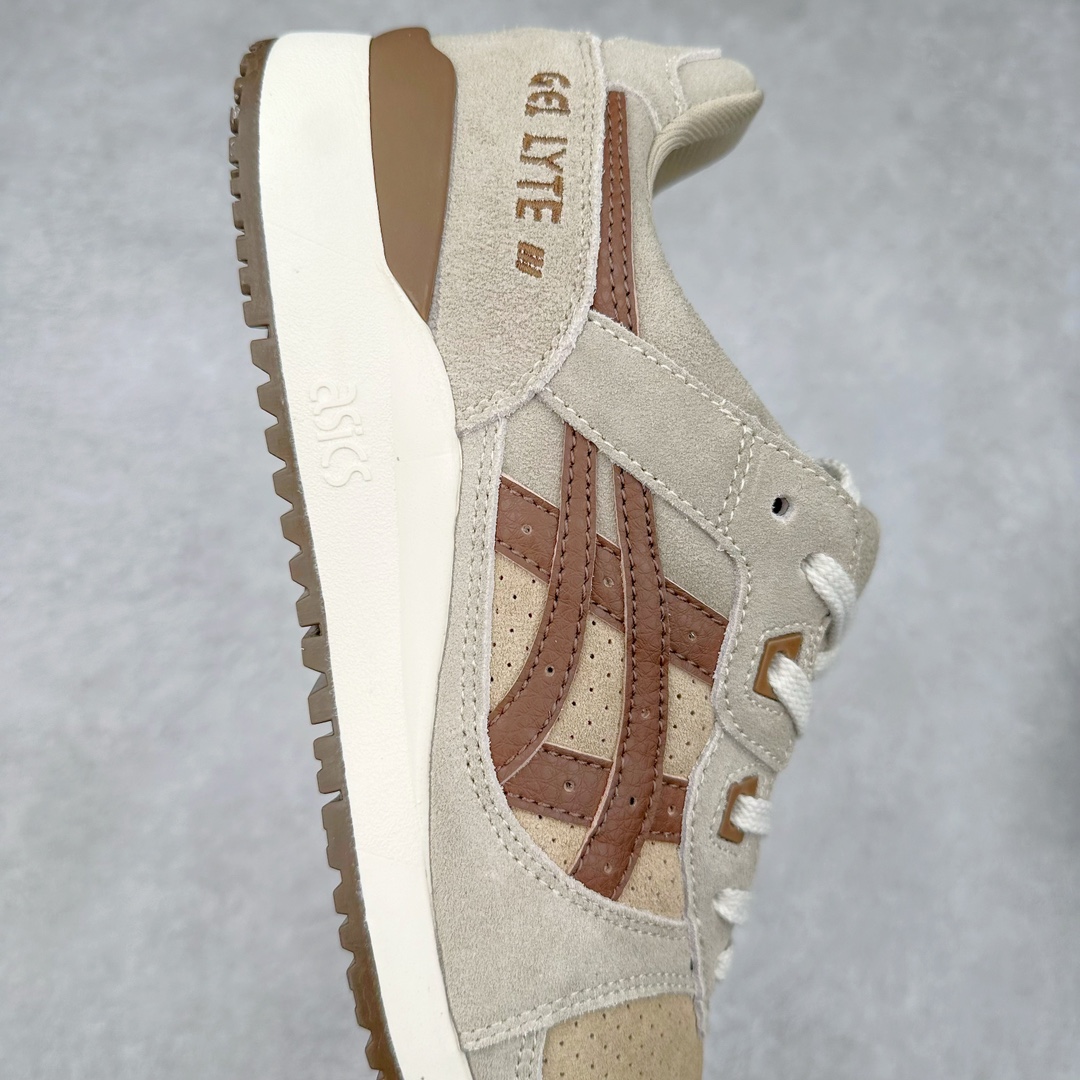 图片[6]-＃纯原福利 Asics Gel-Lyte III 亚瑟士3代系列低帮经典复古休闲运动跑步鞋 伴随着复古跑鞋的再度盛行，让不少运动品牌都将自家经典鞋款重新带回，ASICS 亚瑟士这两年受到众多球鞋爱好者追捧。近期，ASICS 亚瑟士以自己经典的 GEL-LYTE III OG 为蓝本推出了两双全新配色。第一双选择了灰色、藏蓝色和蒂芙尼蓝色拼接呈现，随之妆点一抹粉色，使整双鞋低调又不失细节。材质选择了大面积麂皮与网眼面料打造，保证了质感与透气性兼备。最后以略微泛黄的中底收尾，完善整体设计。另一双以深浅不同的卡其色打造鞋身，缀以淡紫色丰富鞋身细节，想必第一双会更加适合女生上脚。用料与上一双完全相同，提供了优秀的质感。尺码：36 37 37.5 38 39 39.5 40 40.5 41.5 42 42.5 43.5 44 45-选品中心
