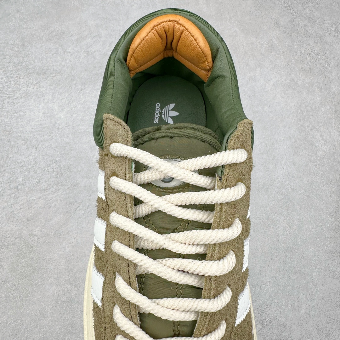 图片[5]-＃纯原特价 Bad Bunny x AD Campus Light 学院莱特系列低帮复古系带休闲运动板鞋 联名坏痞兔 全套原楦原纸板原厂数据开发 原装进口翻毛皮料正确绒感卡色 正确铜制锁扣 原盒原配防尘袋配件 以云白色、米色与和做旧泛黄配色为基调 厚绒麂皮与奢华皮革环绕鞋面 正面看起来无比寻常 但从侧面可以发现双鞋舌和双鞋跟设计提升了观感 鞋中底的重新设计也使得存在感大大增加 更加切合当下时尚 鞋舌和鞋垫上带有 Bad Bunny 的专属标志 并且使用特殊包装彰显其身份 尺码：36 36⅔ 37⅓ 38 38⅔ 39⅓ 40 40⅔ 41⅓ 42 42⅔ 43⅓ 44⅓ 44 44⅔ 45⅓-选品中心