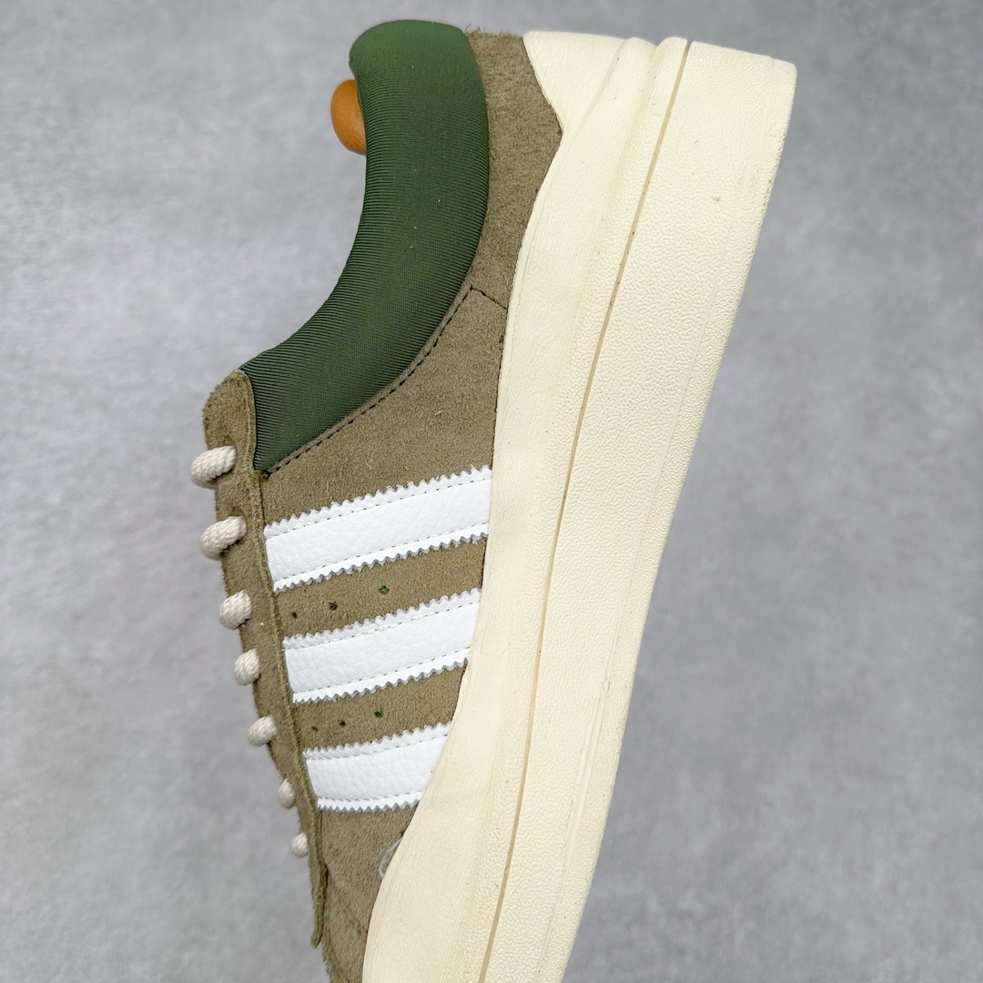 图片[7]-＃纯原特价 Bad Bunny x AD Campus Light 学院莱特系列低帮复古系带休闲运动板鞋 联名坏痞兔 全套原楦原纸板原厂数据开发 原装进口翻毛皮料正确绒感卡色 正确铜制锁扣 原盒原配防尘袋配件 以云白色、米色与和做旧泛黄配色为基调 厚绒麂皮与奢华皮革环绕鞋面 正面看起来无比寻常 但从侧面可以发现双鞋舌和双鞋跟设计提升了观感 鞋中底的重新设计也使得存在感大大增加 更加切合当下时尚 鞋舌和鞋垫上带有 Bad Bunny 的专属标志 并且使用特殊包装彰显其身份 尺码：36 36⅔ 37⅓ 38 38⅔ 39⅓ 40 40⅔ 41⅓ 42 42⅔ 43⅓ 44⅓ 44 44⅔ 45⅓-选品中心