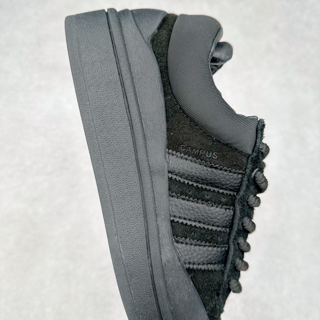 图片[6]-＃纯原特价 Bad Bunny x AD Campus Light 学院莱特系列低帮复古系带休闲运动板鞋 联名坏痞兔 全套原楦原纸板原厂数据开发 原装进口翻毛皮料正确绒感卡色 正确铜制锁扣 原盒原配防尘袋配件 以云白色、米色与和做旧泛黄配色为基调 厚绒麂皮与奢华皮革环绕鞋面 正面看起来无比寻常 但从侧面可以发现双鞋舌和双鞋跟设计提升了观感 鞋中底的重新设计也使得存在感大大增加 更加切合当下时尚 鞋舌和鞋垫上带有 Bad Bunny 的专属标志 并且使用特殊包装彰显其身份 尺码：36 36⅔ 37⅓ 38 38⅔ 39⅓ 40 40⅔ 41⅓ 42 42⅔ 43⅓ 44⅓ 44 44⅔ 45⅓-选品中心