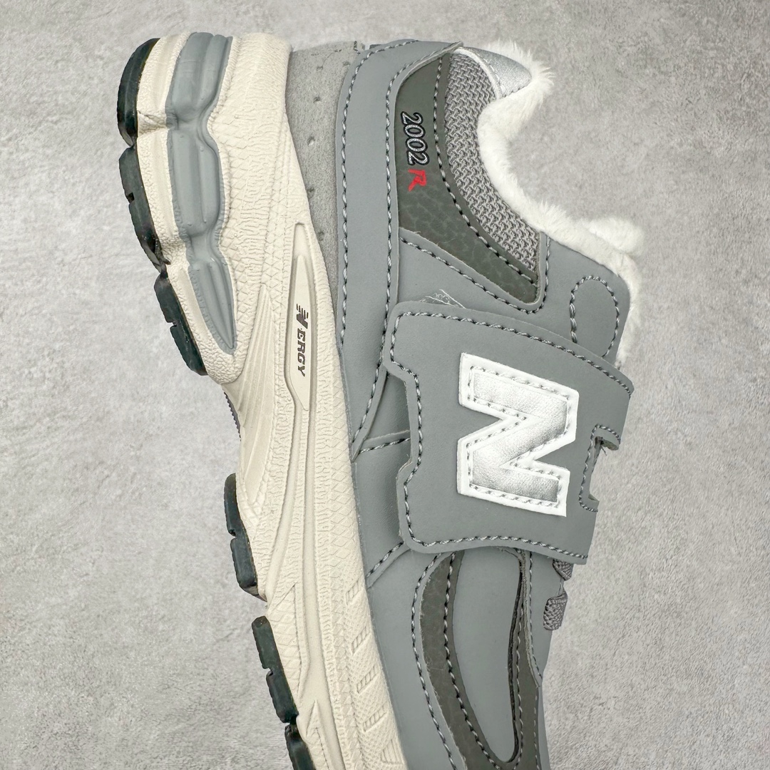 图片[6]-New Balance NB2002 童鞋系列 ▪️正确皮料质感细节完美还原 ▪️原织唛 原标 业内顶级配套 ▪️历时两个月匠心打造 独立私人底模 ▪️原厂数据开发亲子款一脚蹬 ▪️MD底软度多次调教 ▪️最大限度还原zp 透气性极佳 ▪️原材otholite鞋垫 厚度密度市场顶级水平 ▪️成人鞋的开发态度与标准 ▪️打破市面童鞋无好货的行业格局 ▪️只为呵护每一双宝宝的脚 尺码：26=155mm 27.5=161mm 28=168mm 28.5=175mm 30=181mm 31=188mm 32.5=195mm 33.5=201mm 34.5=208mm 35=215mm （手工测量误差±1mm）-选品中心