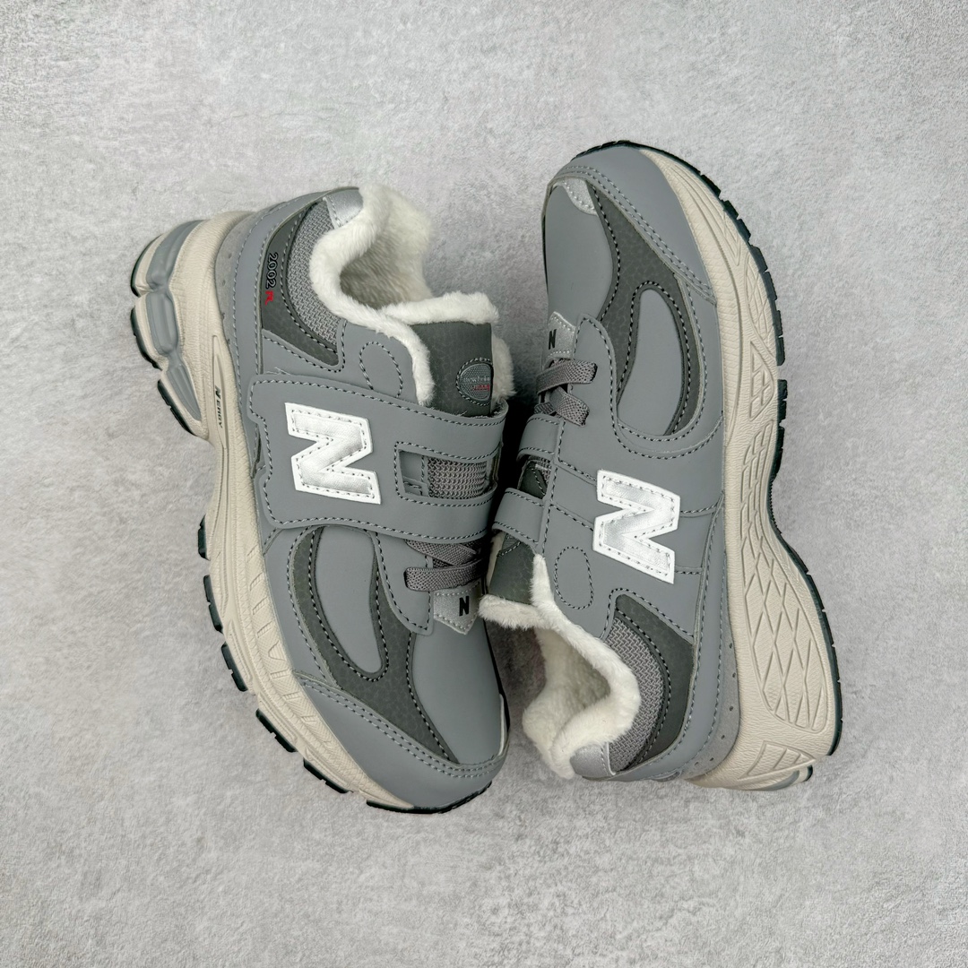 图片[3]-New Balance NB2002 童鞋系列 ▪️正确皮料质感细节完美还原 ▪️原织唛 原标 业内顶级配套 ▪️历时两个月匠心打造 独立私人底模 ▪️原厂数据开发亲子款一脚蹬 ▪️MD底软度多次调教 ▪️最大限度还原zp 透气性极佳 ▪️原材otholite鞋垫 厚度密度市场顶级水平 ▪️成人鞋的开发态度与标准 ▪️打破市面童鞋无好货的行业格局 ▪️只为呵护每一双宝宝的脚 尺码：26=155mm 27.5=161mm 28=168mm 28.5=175mm 30=181mm 31=188mm 32.5=195mm 33.5=201mm 34.5=208mm 35=215mm （手工测量误差±1mm）-选品中心