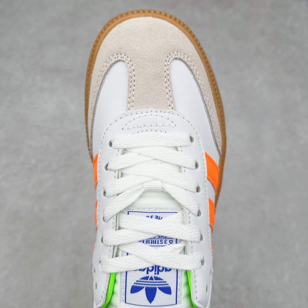 图片[4]-AD Samba XLG 桑巴舞加大厚底版系列德训风百搭松糕休闲运动板鞋生胶底 JP5887 自Originals Samba成功借势Blokecore风潮一跃成为街头巷尾的焦点鞋款后,不论是围绕Samba本身打造的各式「变种版本」,还是以Samba为蓝本打造联名鞋款,都成为了时尚潮流人士日常穿搭首选。Samba XLG是adidas Originals不断扩展XLG系列的一部分,旨在与年轻文化相契合,迎合那些希望通过个性时尚表达自我而不愿牺牲舒适度的年轻群体。街头时尚领域的Gen Z特别偏爱宽松的穿着风格。Samba XLG针对这一点做了创新。它在延续Samba OG经典设计的基础上,迎合年轻群体的穿着习惯,重塑为宽大的鞋身比例轮廓以及加厚中底,让消费者轻松展示自己独特的风格。全新的Samba XLG系列不仅迎合了当下年轻群体的穿搭习惯,加宽了鞋身比例以及将中底进一步增厚,在视觉比例上更加饱满,同时还保留了经典Samba的细节,这样一来,鞋迷朋友在穿搭上不仅能更加个性化,而且还能延续一定的复古感受。尺码：36 36⅔ 37⅓ 38 38⅔ 39⅓ 40 40⅔ 41⅓ 42 42⅔ 43⅓ 44 45-选品中心