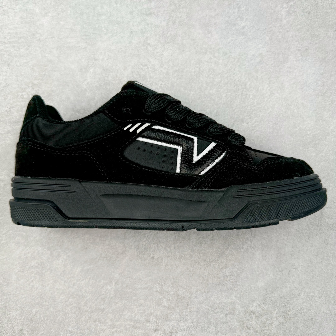 全新鞋型 Vans Hylane 黑武士 范斯官方 美式复古休闲运动鞋 本季 Vans 推出的全新鞋型 Hylane 继承了复古千禧滑板鞋 Upland 的设计精髓，鞋面整体以胖胖的面包滑板鞋样式示人，在设计上 Hylane 更是做出了更多现代化的改动。 尺码：36 36.5 37 38 38.5 39 40 40.5 41 42 42.5 43 44 45 正常码-选品中心