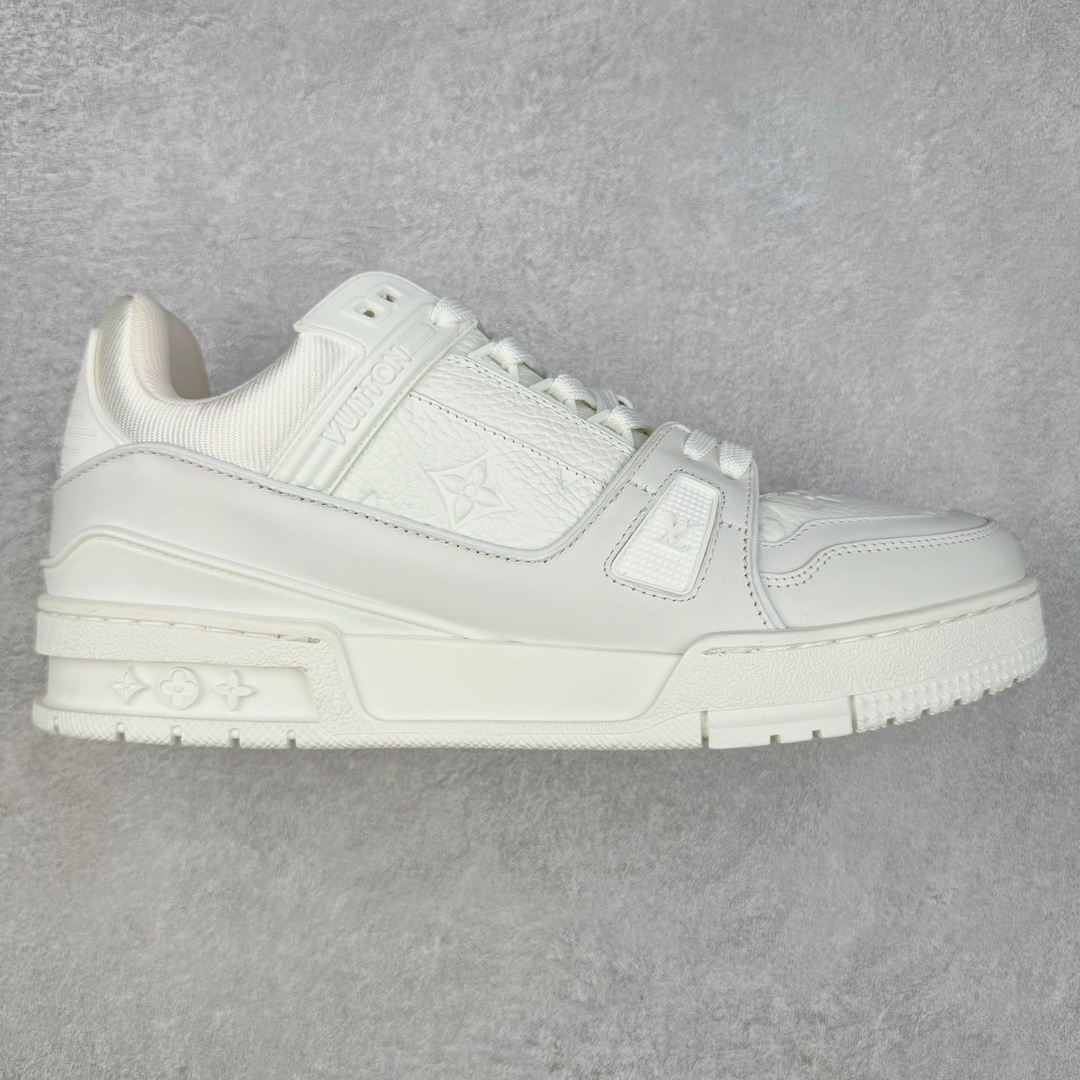 ＃FS顶级特价 Louis Vuitton Trainer lv时装走秀运动鞋 实力大厂出品 平台专供 成熟的做工稳定的品控 完美鞋型超高的清洁度 零毛边线头瑕疵 全套原楦原纸版原鞋开模 全网最具灵魂的版型 正确原装黄色鞋盒 正确中底印花 鞋面印花3D高频深度立体 全鞋电脑针车 紧密相连 针距密度一致 环保乳胶注塑鞋垫 厚度脚感还原原版 皮面裁剪部位 统一油边封口工艺 原装橡胶大底含胶量大底组合零偏差 专柜全套包装 防尘袋 说明书 质保卡 男女鞋 尺码：35 36 37 38 39 40 41 42 43 44 45-选品中心