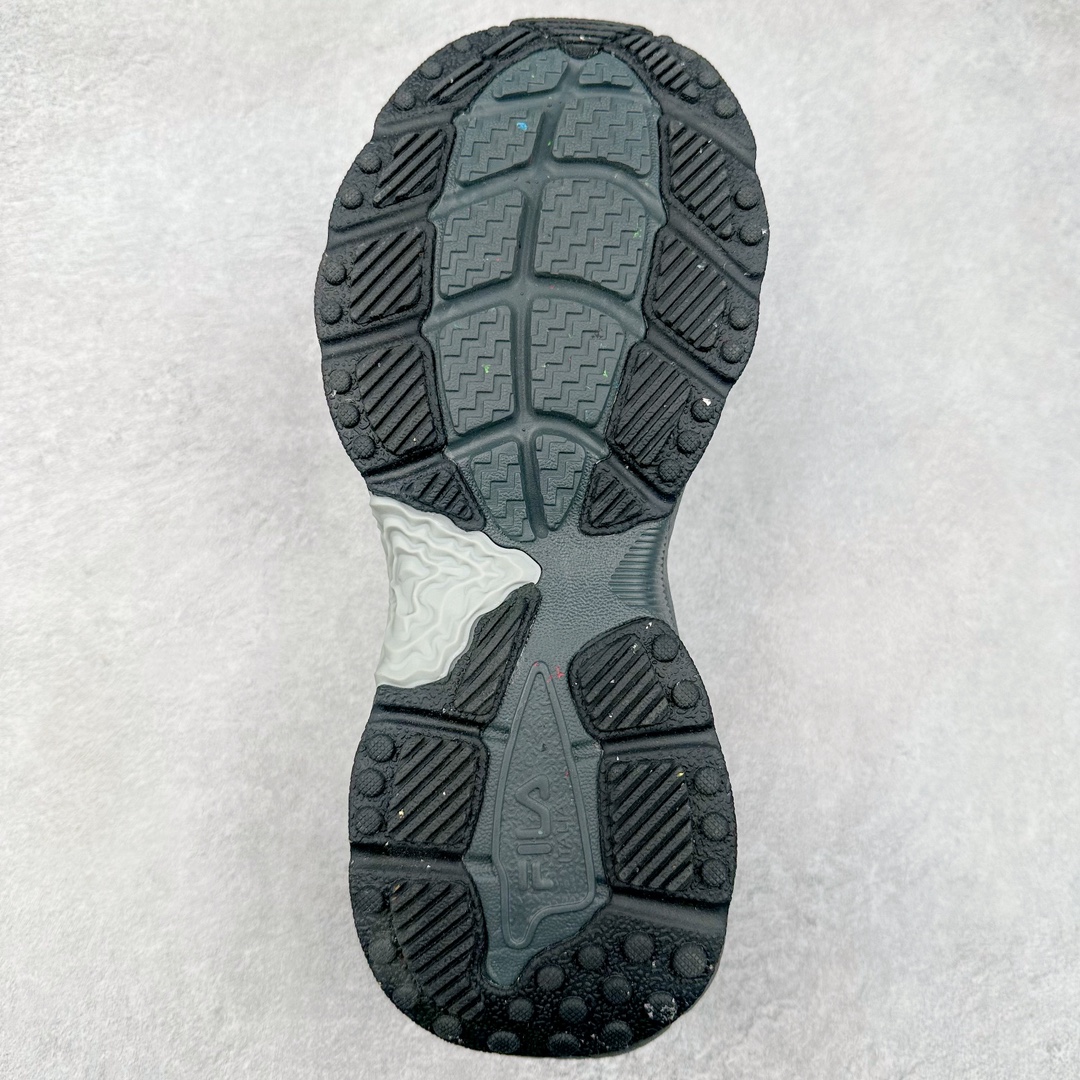 图片[9]-FILA FUSION Fluid 斐乐摩登潮牌防滑耐磨轻便运动鞋 FUSION 系列传承了 FILA 的百年基因，融入年轻运动及潮流文化，成为引领变革、创新突破的一代。以“1+N” 的跨界合作模式重现经典的同时创造经典。带来最出其不意的跨界合作惊喜。同时，FILAFUSION把FILA 的 DNA 融入到定制体验里，你可以随心制造厲于你的产品。FILA FUSION 的鞋家族涵盖了老爹鞋、跑步鞋、网球鞋、季节款。风格复古新潮，满足了时尚人士出行及各类运动的搭配需求，成为当下年轻人筷拥的鞋类品牌之一。FILA FUSION 走进年轻人的世界，通过年轻人运动，街舞，滑板，篮球，展现 FILA FUSION 的潮流态度和年轻文化。FILA FUSION 认为末来属于引领变革、创新突破的年轻一代，让我们一起构成 FILA 未来的蓝图吧！尺码：35.5 36 36.5 37.5 38 38.5 39 40 40.5 41 42 42.5 43 44 44.5 45 45.5-选品中心