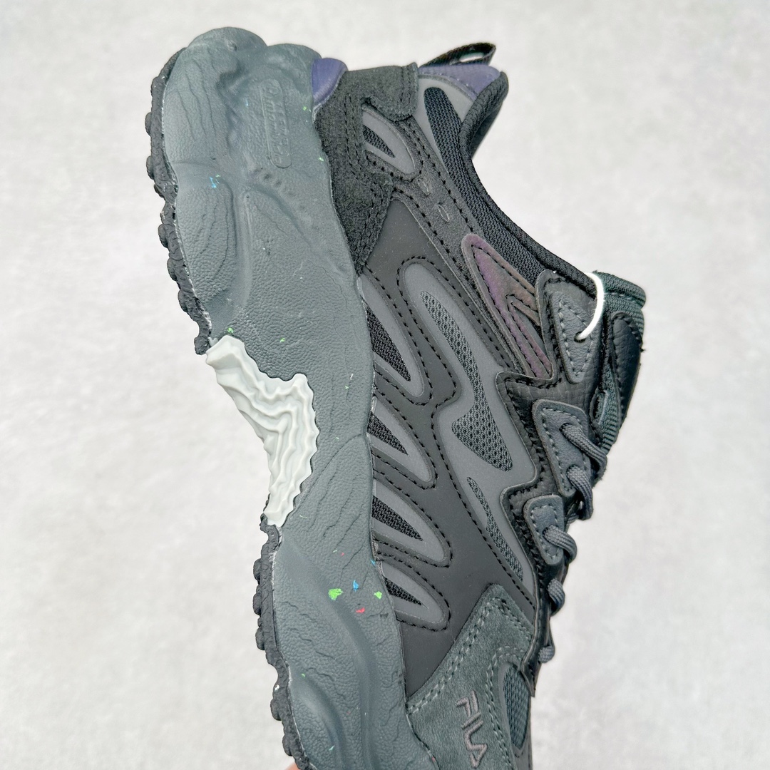 图片[6]-FILA FUSION Fluid 斐乐摩登潮牌防滑耐磨轻便运动鞋 FUSION 系列传承了 FILA 的百年基因，融入年轻运动及潮流文化，成为引领变革、创新突破的一代。以“1+N” 的跨界合作模式重现经典的同时创造经典。带来最出其不意的跨界合作惊喜。同时，FILAFUSION把FILA 的 DNA 融入到定制体验里，你可以随心制造厲于你的产品。FILA FUSION 的鞋家族涵盖了老爹鞋、跑步鞋、网球鞋、季节款。风格复古新潮，满足了时尚人士出行及各类运动的搭配需求，成为当下年轻人筷拥的鞋类品牌之一。FILA FUSION 走进年轻人的世界，通过年轻人运动，街舞，滑板，篮球，展现 FILA FUSION 的潮流态度和年轻文化。FILA FUSION 认为末来属于引领变革、创新突破的年轻一代，让我们一起构成 FILA 未来的蓝图吧！尺码：35.5 36 36.5 37.5 38 38.5 39 40 40.5 41 42 42.5 43 44 44.5 45 45.5-选品中心