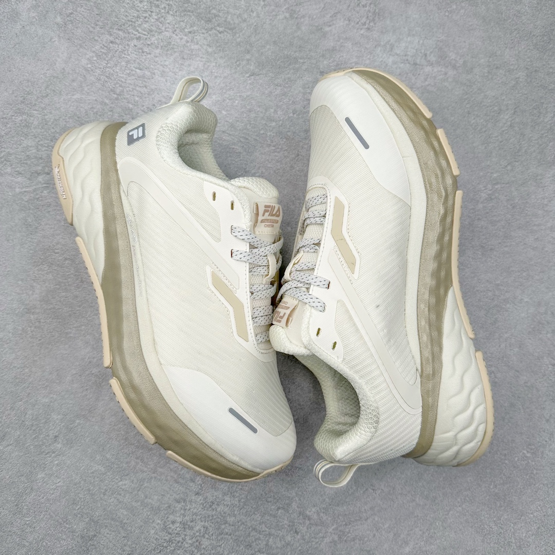 图片[3]-FILA Athletics 斐乐时尚舒适网布织物防滑耐磨 低帮训练跑步鞋 FUSION 系列传承了 FILA 的百年基因，融入年轻运动及潮流文化，成为引领变革、创新突破的一代。以“1+N” 的跨界合作模式重现经典的同时创造经典。带来最出其不意的跨界合作惊喜。同时，FILAFUSION把FILA 的 DNA 融入到定制体验里，你可以随心制造厲于你的产品。FILA FUSION 的鞋家族涵盖了老爹鞋、跑步鞋、网球鞋、季节款。风格复古新潮，满足了时尚人士出行及各类运动的搭配需求，成为当下年轻人筷拥的鞋类品牌之一。FILA FUSION 走进年轻人的世界，通过年轻人运动，街舞，滑板，篮球，展现 FILA FUSION 的潮流态度和年轻文化。FILA FUSION 认为末来属于引领变革、创新突破的年轻一代，让我们一起构成 FILA 未来的蓝图吧！尺码：35.5 36 36.5 37.5 38 38.5 39 40 40.5 41 42 42.5 43 44 44.5 45 45.5-选品中心