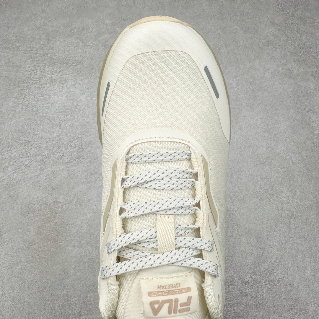 图片[4]-FILA Athletics 斐乐时尚舒适网布织物防滑耐磨 低帮训练跑步鞋 FUSION 系列传承了 FILA 的百年基因，融入年轻运动及潮流文化，成为引领变革、创新突破的一代。以“1+N” 的跨界合作模式重现经典的同时创造经典。带来最出其不意的跨界合作惊喜。同时，FILAFUSION把FILA 的 DNA 融入到定制体验里，你可以随心制造厲于你的产品。FILA FUSION 的鞋家族涵盖了老爹鞋、跑步鞋、网球鞋、季节款。风格复古新潮，满足了时尚人士出行及各类运动的搭配需求，成为当下年轻人筷拥的鞋类品牌之一。FILA FUSION 走进年轻人的世界，通过年轻人运动，街舞，滑板，篮球，展现 FILA FUSION 的潮流态度和年轻文化。FILA FUSION 认为末来属于引领变革、创新突破的年轻一代，让我们一起构成 FILA 未来的蓝图吧！尺码：35.5 36 36.5 37.5 38 38.5 39 40 40.5 41 42 42.5 43 44 44.5 45 45.5-选品中心