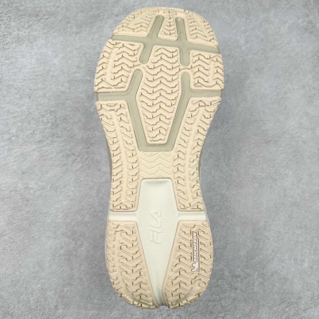 图片[9]-FILA Athletics 斐乐时尚舒适网布织物防滑耐磨 低帮训练跑步鞋 FUSION 系列传承了 FILA 的百年基因，融入年轻运动及潮流文化，成为引领变革、创新突破的一代。以“1+N” 的跨界合作模式重现经典的同时创造经典。带来最出其不意的跨界合作惊喜。同时，FILAFUSION把FILA 的 DNA 融入到定制体验里，你可以随心制造厲于你的产品。FILA FUSION 的鞋家族涵盖了老爹鞋、跑步鞋、网球鞋、季节款。风格复古新潮，满足了时尚人士出行及各类运动的搭配需求，成为当下年轻人筷拥的鞋类品牌之一。FILA FUSION 走进年轻人的世界，通过年轻人运动，街舞，滑板，篮球，展现 FILA FUSION 的潮流态度和年轻文化。FILA FUSION 认为末来属于引领变革、创新突破的年轻一代，让我们一起构成 FILA 未来的蓝图吧！尺码：35.5 36 36.5 37.5 38 38.5 39 40 40.5 41 42 42.5 43 44 44.5 45 45.5-选品中心