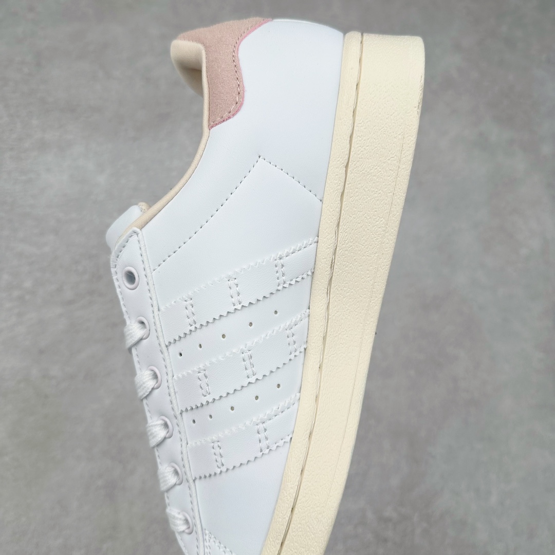 图片[7]-AD Originals Superstar 经典复古贝壳头板鞋 IF1802 诞生于1969年 是第一双将全皮面鞋 身与橡胶鞋头结合在一起的低帮篮球鞋 Superstar最开始 是作为高帮篮球鞋Pro Model的低帮版本而出现的 但因为其独特和醒目的橡胶鞋头造型而让大家熟知 被大家形象地称为\\\”shelltoe\\\”贝壳头 在70年代的美国职业篮球场上 接近3/4的NBA球员都将这双Superstar作为场上用鞋 80年代之后 经过不断的改良和发展 Superstar逐渐成为横跨时装、音乐、街头文化、休闲和运动等各大领域的时尚潮鞋 尺码：36 36.5 37 38 38.5 39 40 40.5 41 42 42.5 43 44 44.5 45-选品中心