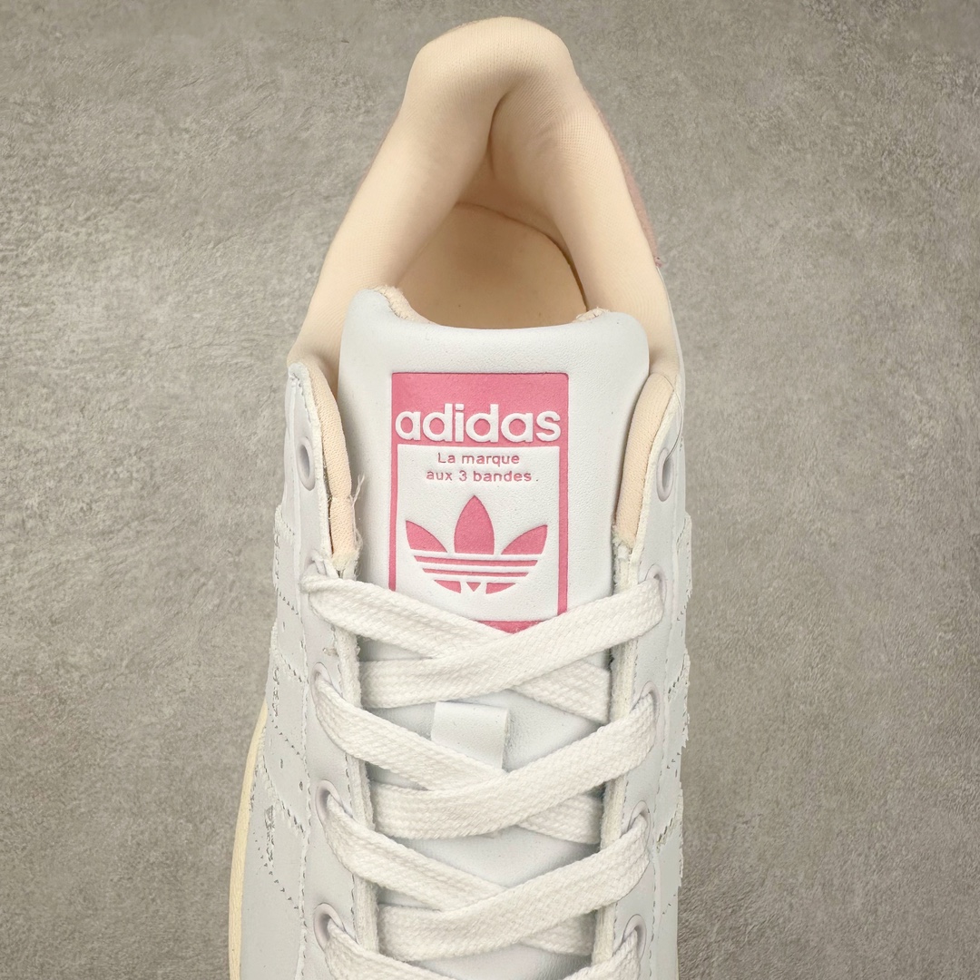 图片[5]-AD Originals Superstar 经典复古贝壳头板鞋 IF1802 诞生于1969年 是第一双将全皮面鞋 身与橡胶鞋头结合在一起的低帮篮球鞋 Superstar最开始 是作为高帮篮球鞋Pro Model的低帮版本而出现的 但因为其独特和醒目的橡胶鞋头造型而让大家熟知 被大家形象地称为\\\”shelltoe\\\”贝壳头 在70年代的美国职业篮球场上 接近3/4的NBA球员都将这双Superstar作为场上用鞋 80年代之后 经过不断的改良和发展 Superstar逐渐成为横跨时装、音乐、街头文化、休闲和运动等各大领域的时尚潮鞋 尺码：36 36.5 37 38 38.5 39 40 40.5 41 42 42.5 43 44 44.5 45-选品中心