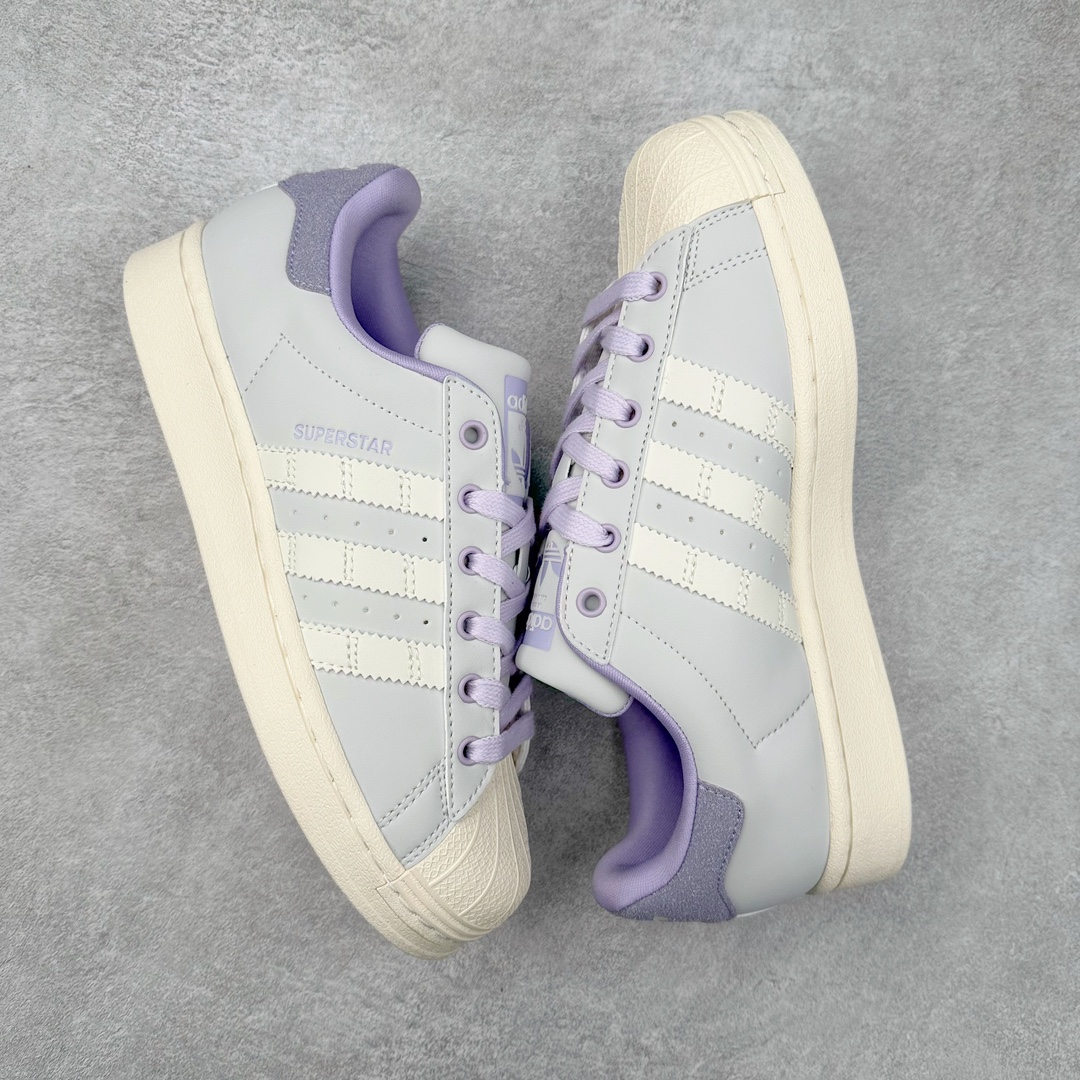 图片[3]-AD Originals Superstar 经典复古贝壳头板鞋 IF1804 诞生于1969年 是第一双将全皮面鞋 身与橡胶鞋头结合在一起的低帮篮球鞋 Superstar最开始 是作为高帮篮球鞋Pro Model的低帮版本而出现的 但因为其独特和醒目的橡胶鞋头造型而让大家熟知 被大家形象地称为\\\”shelltoe\\\”贝壳头 在70年代的美国职业篮球场上 接近3/4的NBA球员都将这双Superstar作为场上用鞋 80年代之后 经过不断的改良和发展 Superstar逐渐成为横跨时装、音乐、街头文化、休闲和运动等各大领域的时尚潮鞋 尺码：36 36.5 37 38 38.5 39 40 40.5 41 42 42.5 43 44 44.5 45-选品中心