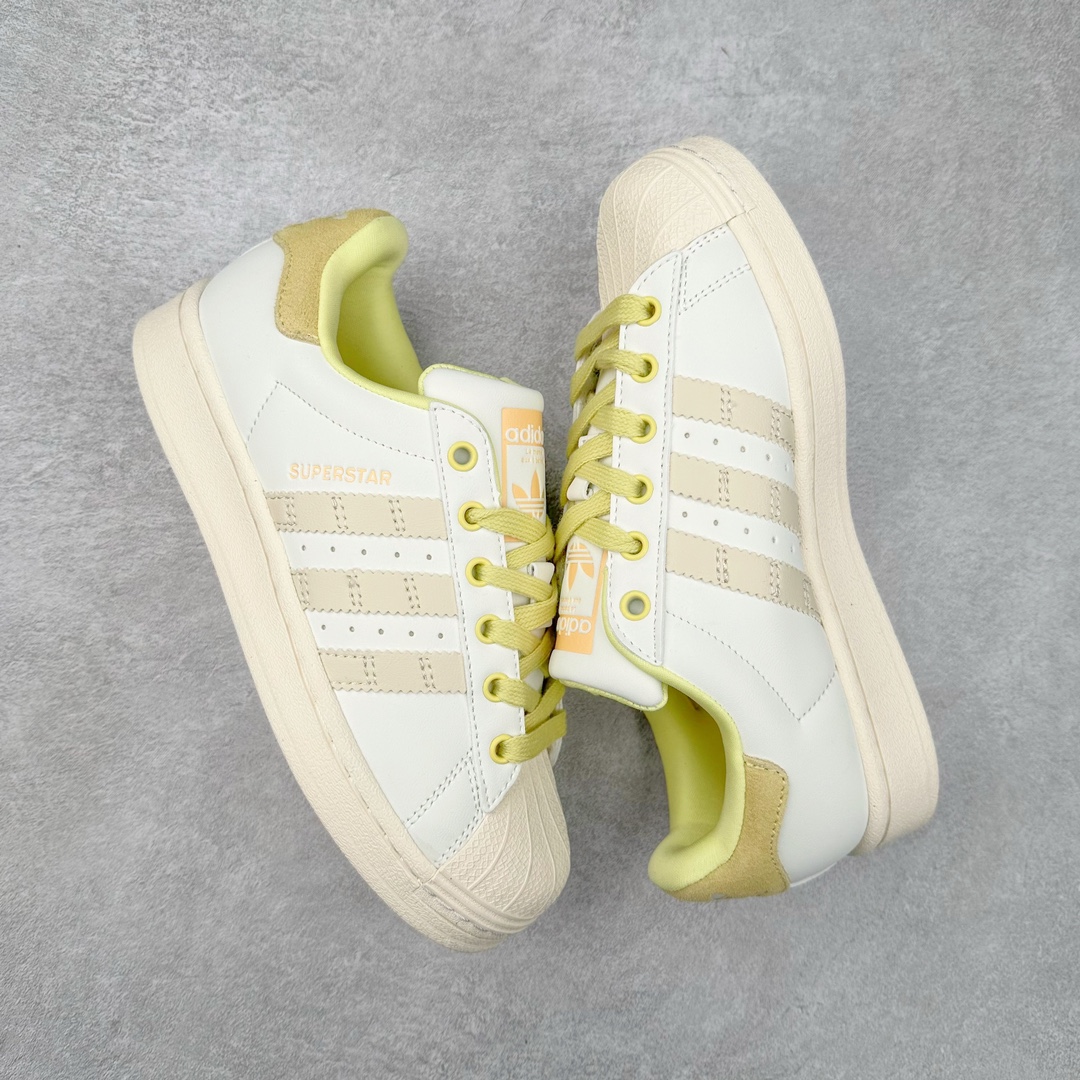 图片[3]-AD Originals Superstar 经典复古贝壳头板鞋 IF1805 诞生于1969年 是第一双将全皮面鞋 身与橡胶鞋头结合在一起的低帮篮球鞋 Superstar最开始 是作为高帮篮球鞋Pro Model的低帮版本而出现的 但因为其独特和醒目的橡胶鞋头造型而让大家熟知 被大家形象地称为\\\”shelltoe\\\”贝壳头 在70年代的美国职业篮球场上 接近3/4的NBA球员都将这双Superstar作为场上用鞋 80年代之后 经过不断的改良和发展 Superstar逐渐成为横跨时装、音乐、街头文化、休闲和运动等各大领域的时尚潮鞋 尺码：36 36.5 37 38 38.5 39 40 40.5 41 42 42.5 43 44 44.5 45-选品中心